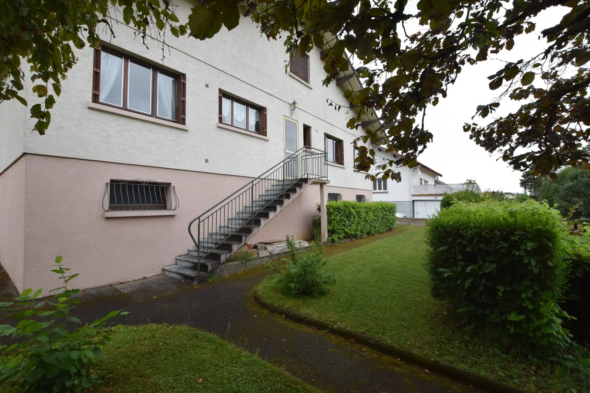 Maison traditionnelle lumineuse à Vieux-Charmont avec garage et terrain