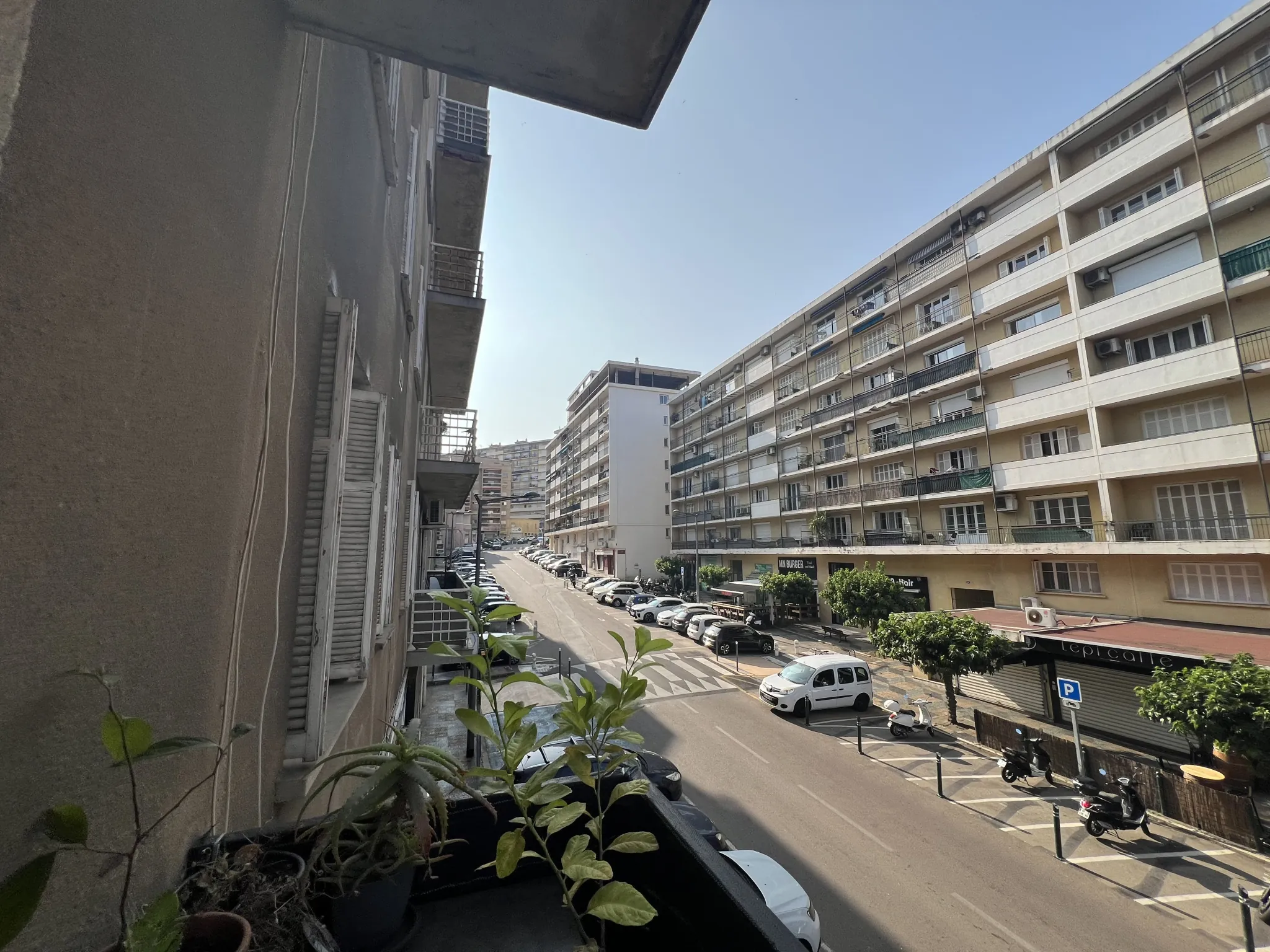 A vendre appartement T3 traversant de 70 m² à Ajaccio, quartier Del Pellegrino 