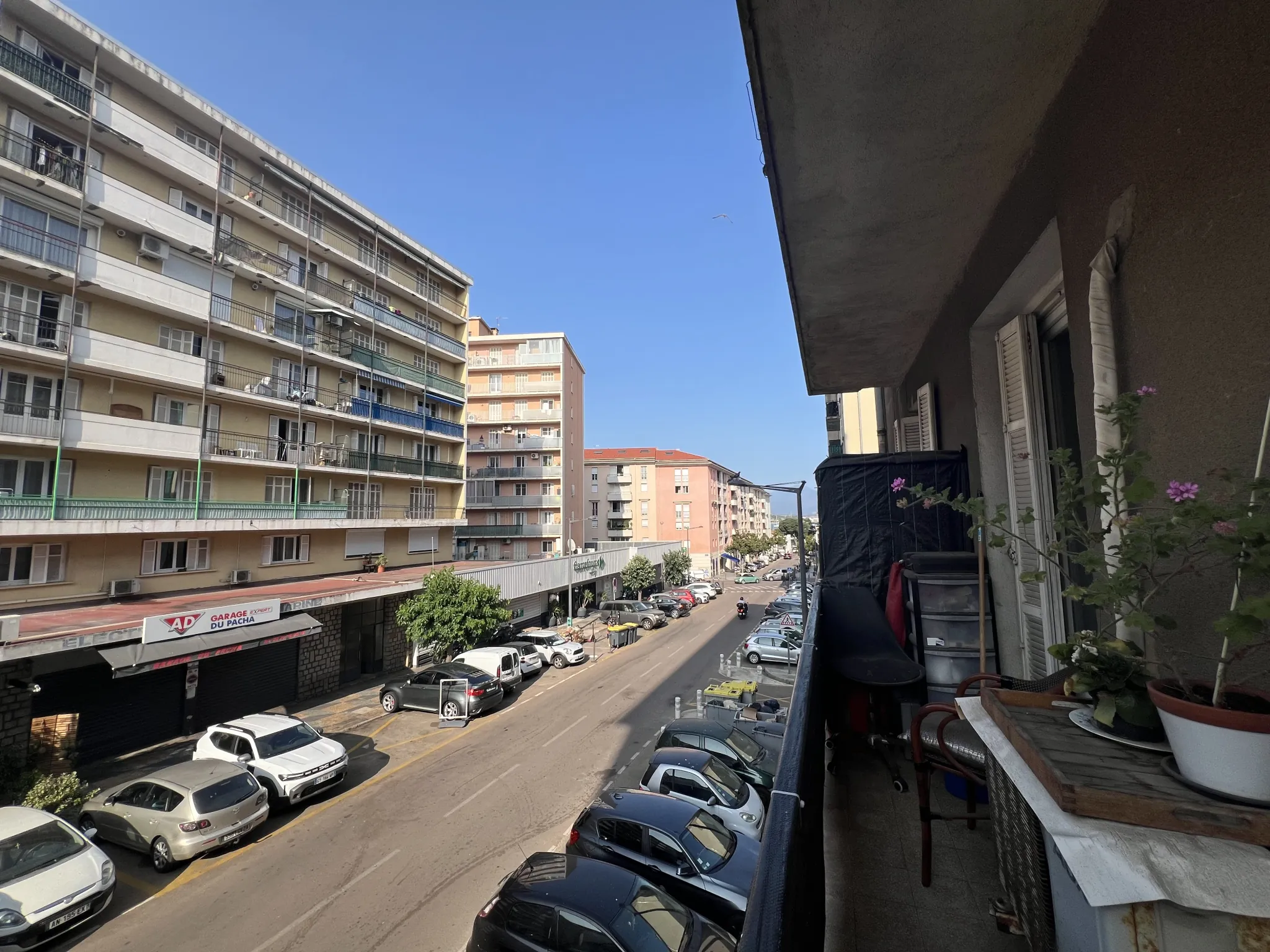 A vendre appartement T3 traversant de 70 m² à Ajaccio, quartier Del Pellegrino 