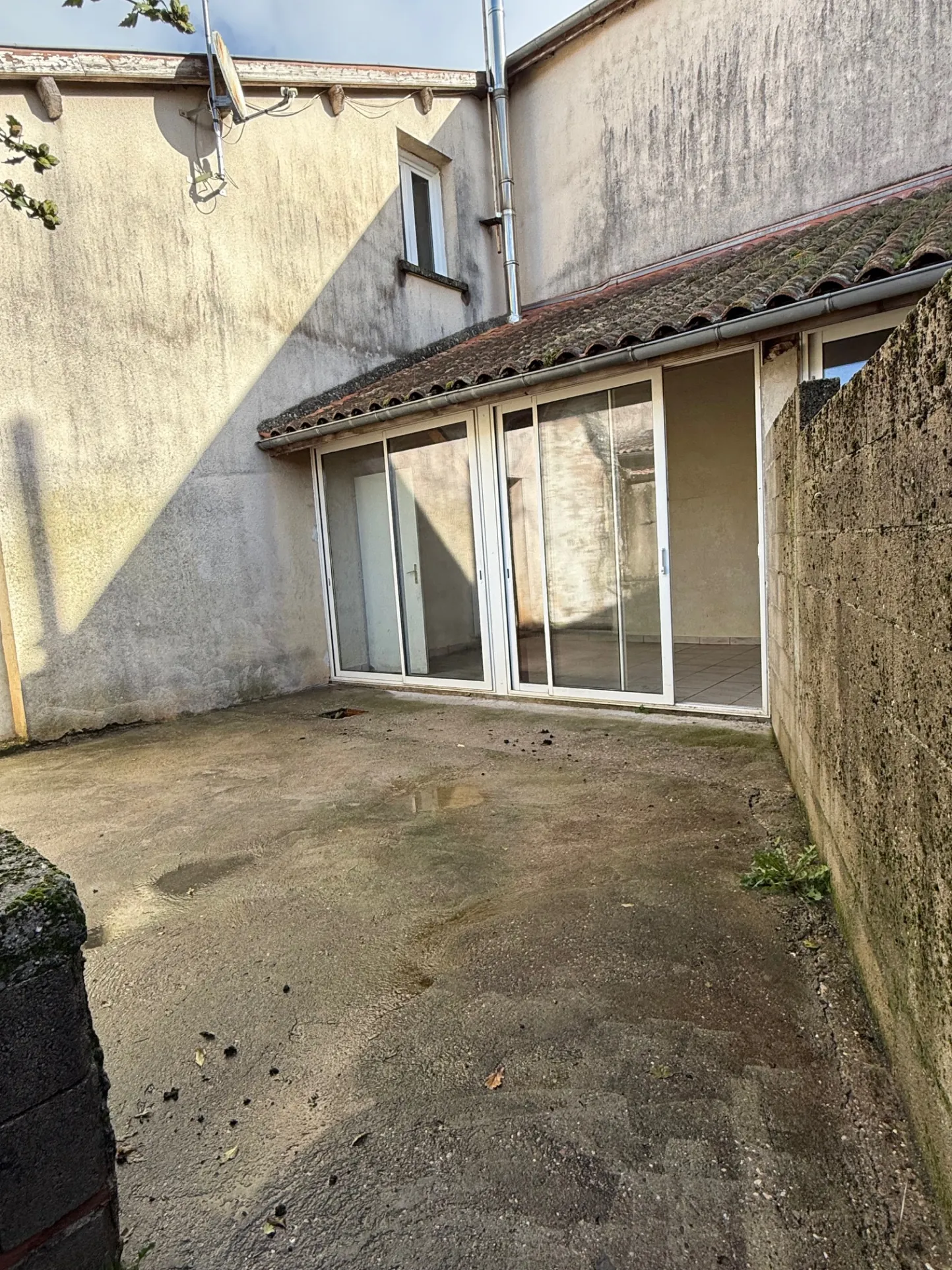 Maison en pierre avec deux logements à vendre à Blanquefort-sur-Briolance 