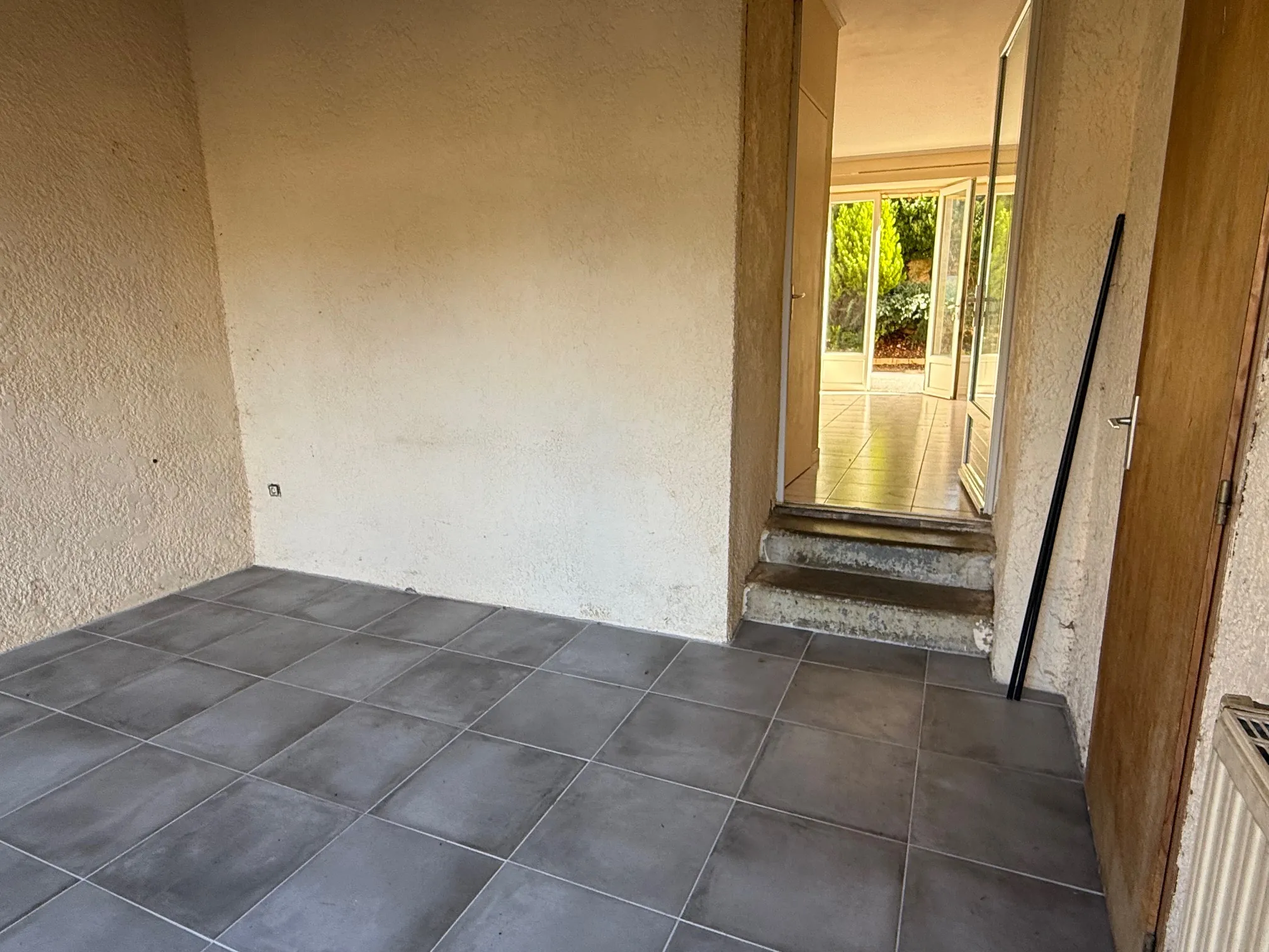 Maison en pierre avec deux logements à vendre à Blanquefort-sur-Briolance 