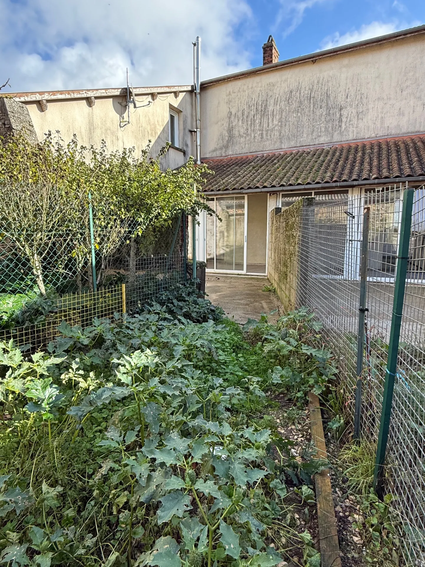 Maison en pierre avec deux logements à vendre à Blanquefort-sur-Briolance 