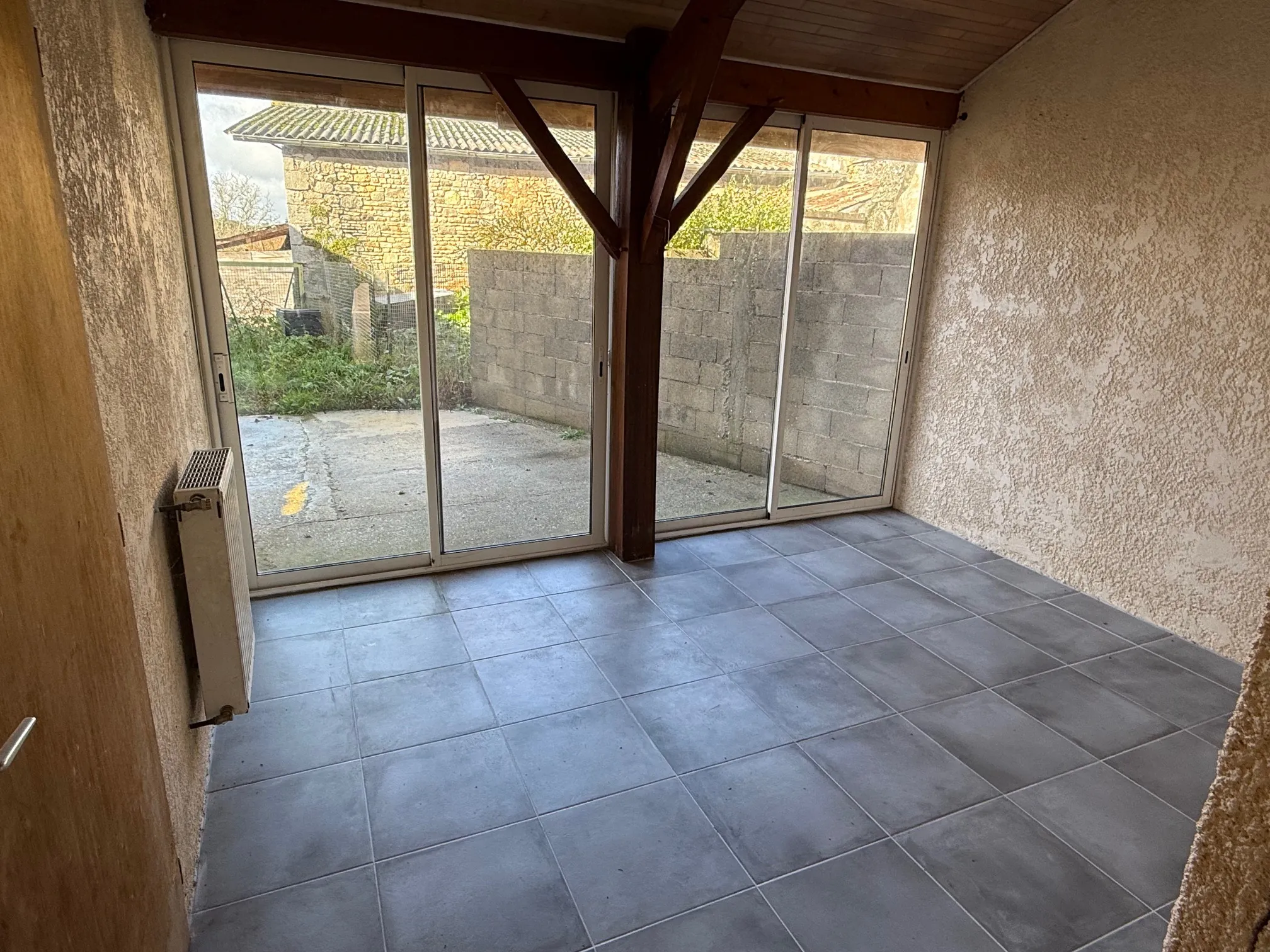 Maison en pierre avec deux logements à vendre à Blanquefort-sur-Briolance 