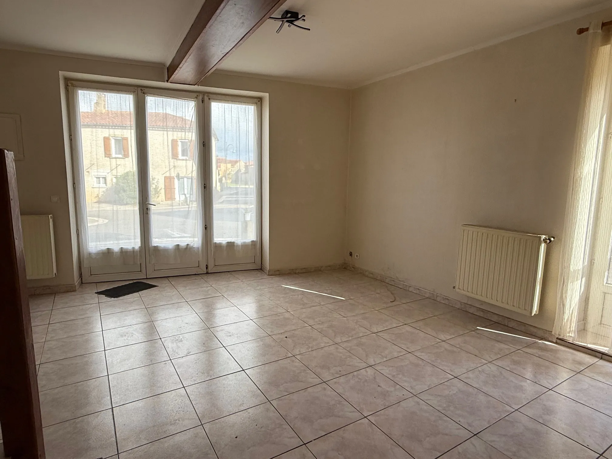 Maison en pierre avec deux logements à vendre à Blanquefort-sur-Briolance 
