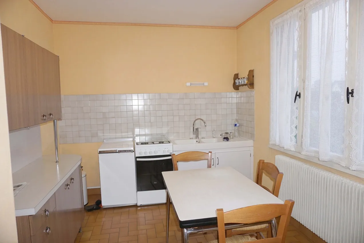 A vendre maison avec sous-sol à GUEUGNON – 82 m², vue dominante et terrain de 1015 m² 