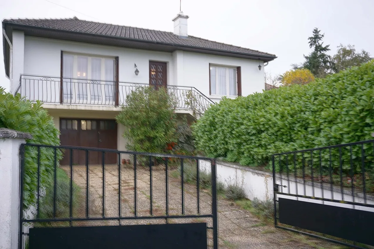 Maison autonome avec sous-sol à Gueugnon - Vue dominante plein sud