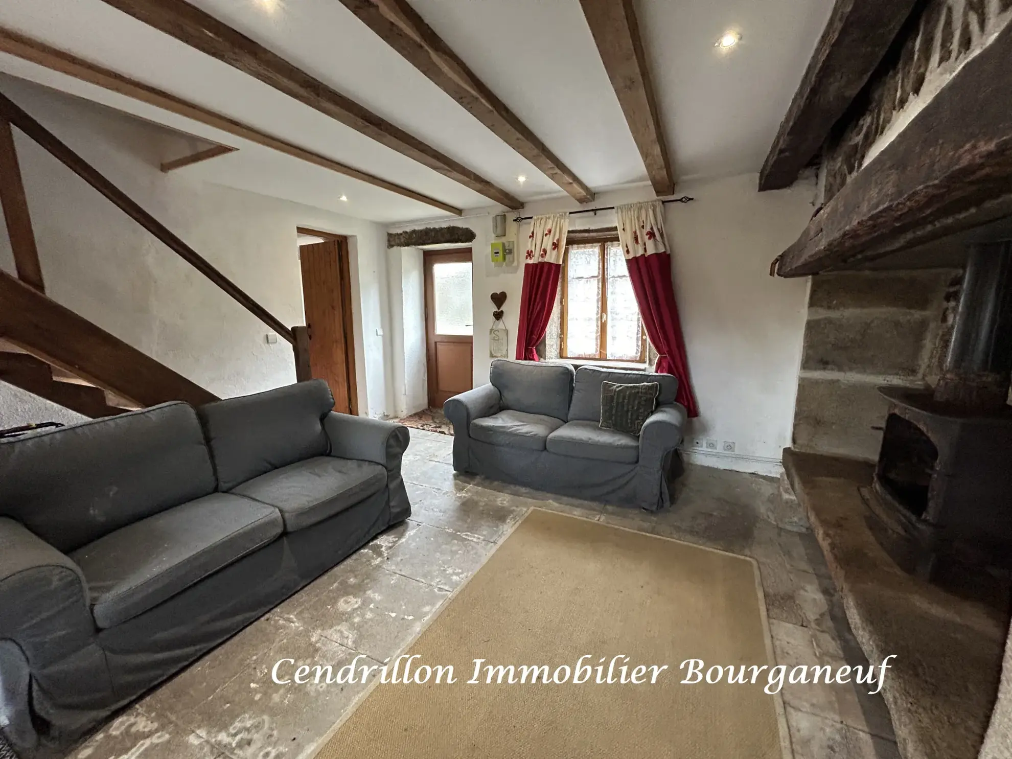 Maison en pierres de 60 m² avec 2 chambres à Soubrebost, vue dégagée et cour ou terrasse 