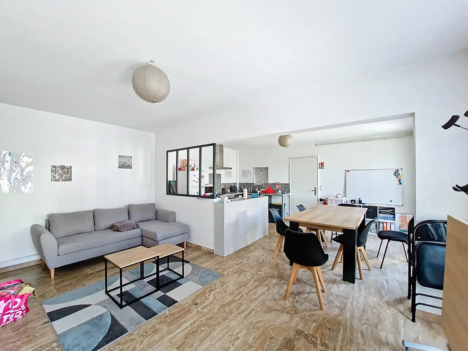 À vendre locaux commerciaux rénovés en centre-ville de Guéret, excellente opportunité d'investissement 