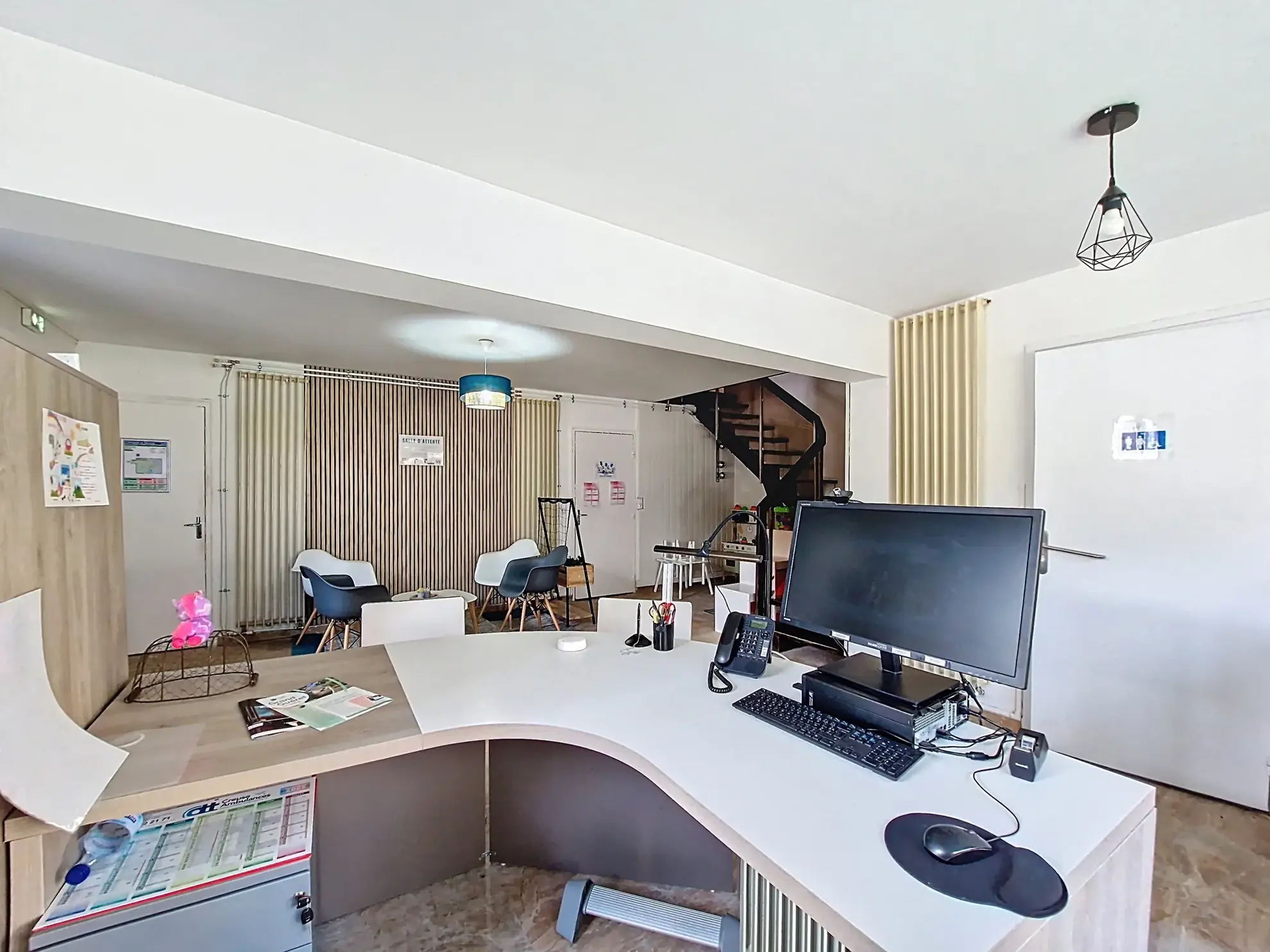 À vendre locaux commerciaux rénovés en centre-ville de Guéret, excellente opportunité d'investissement 