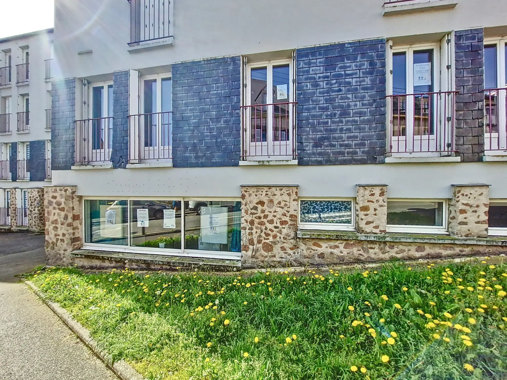 À vendre locaux commerciaux rénovés en centre-ville de Guéret, excellente opportunité d'investissement 