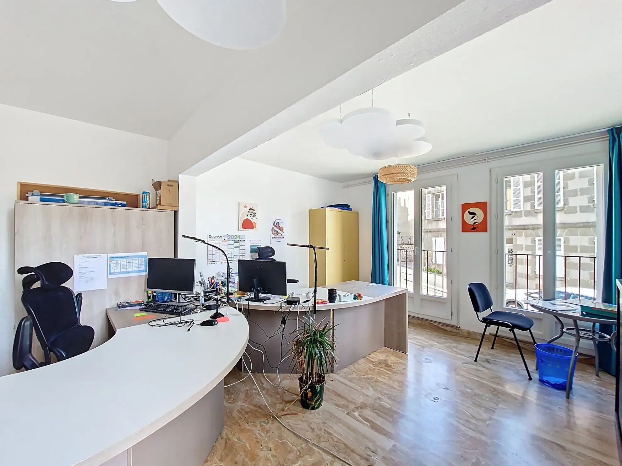 À vendre locaux commerciaux rénovés en centre-ville de Guéret, excellente opportunité d'investissement 