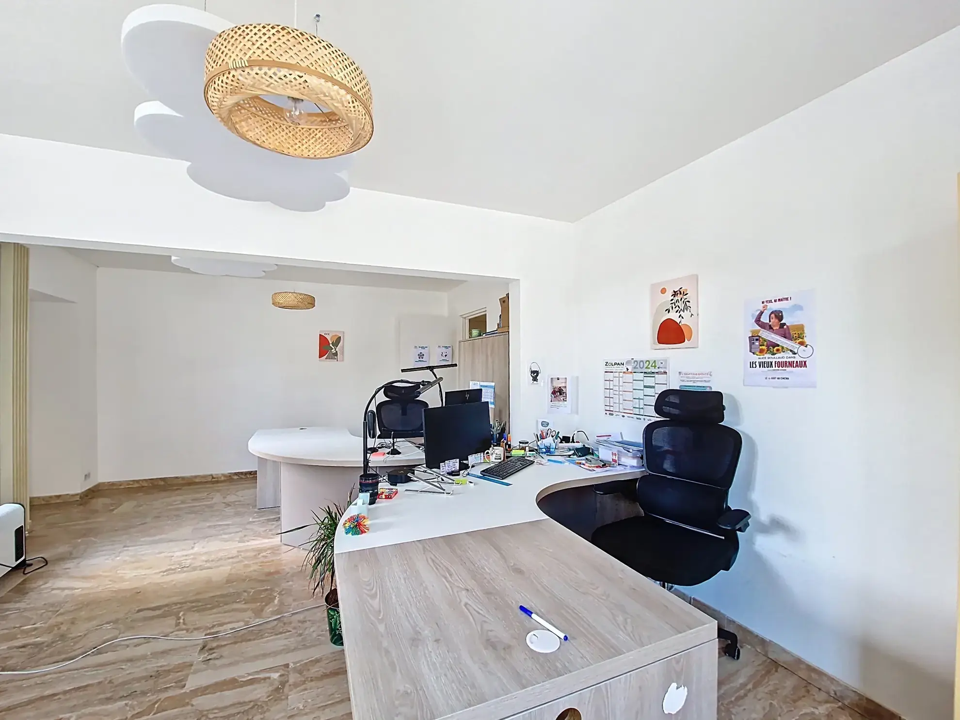 À vendre locaux commerciaux rénovés en centre-ville de Guéret, excellente opportunité d'investissement 