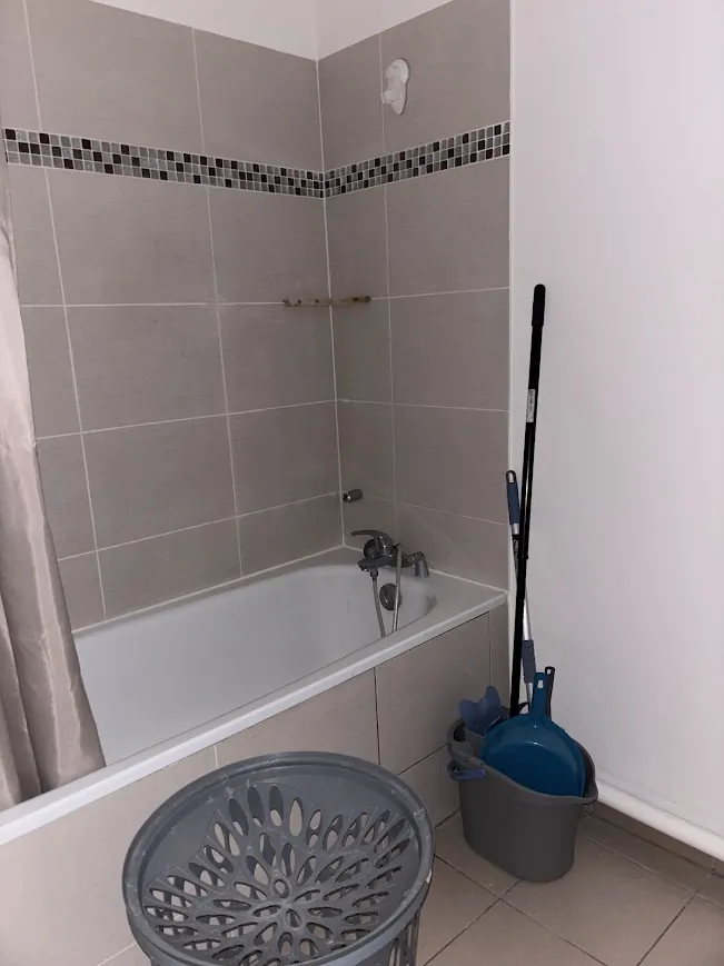 Appartement T2 à vendre à Choisy-le-Roi - 42,80 m², loggia, proche commodités 