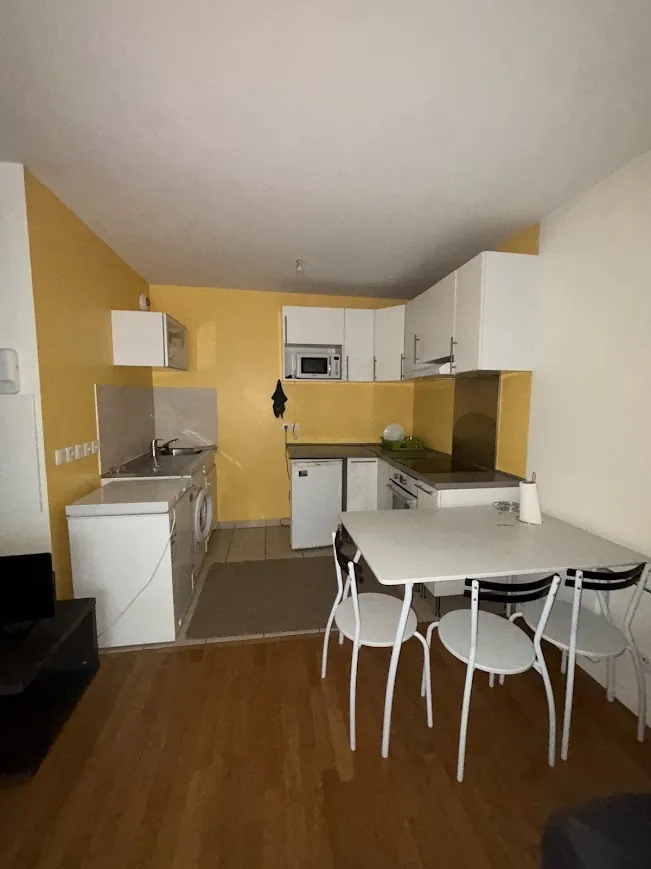 Appartement T2 à vendre à Choisy-le-Roi - 42,80 m², loggia, proche commodités 