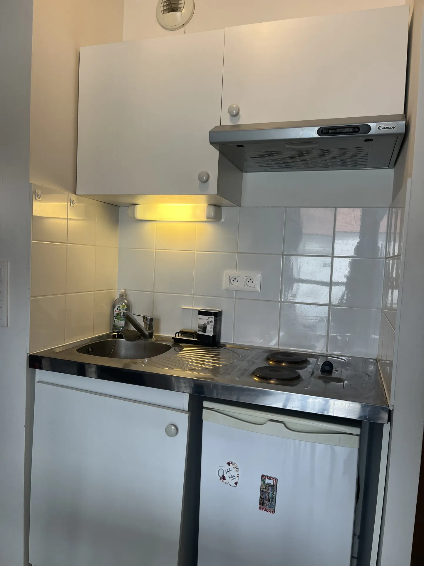 Studio à vendre à Troyes avec balcon, parking privé, idéal investissement 