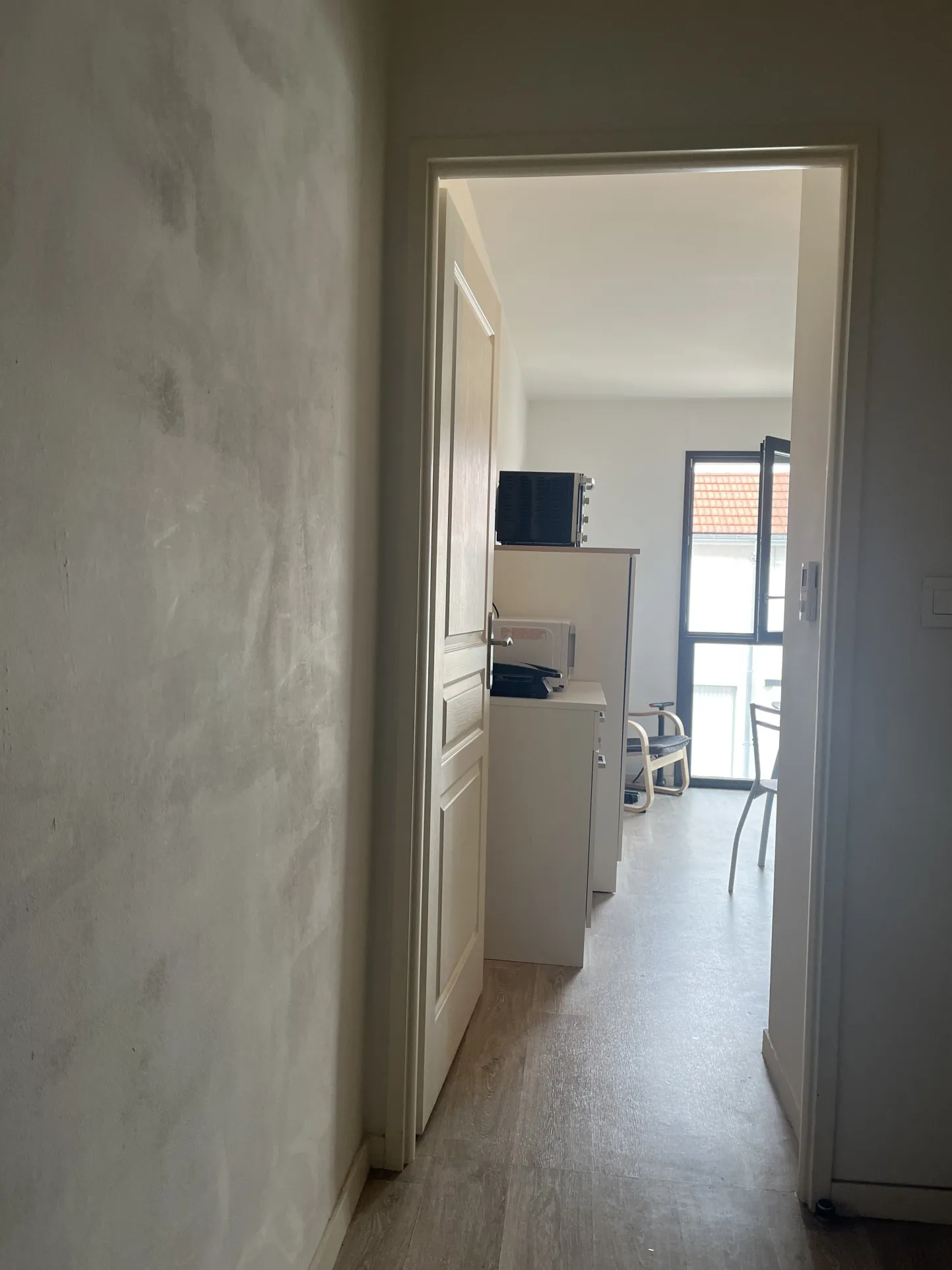 Studio à vendre à Troyes avec balcon, parking privé, idéal investissement 