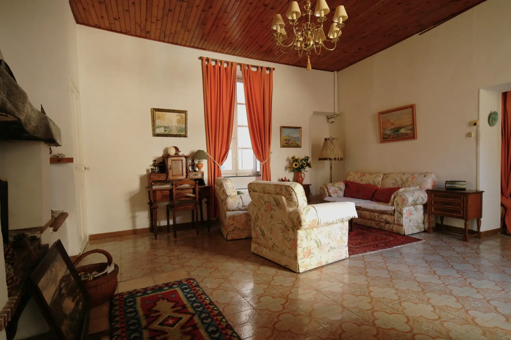 A vendre appartement T3 haussmannien à Narbonne avec balcon et terrasse 