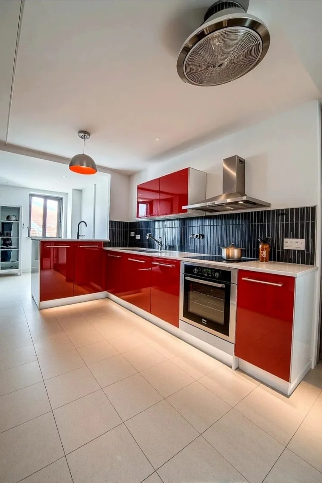 Appartement traversant de 101 m2 avec balcon à Sospel – Centre-ville