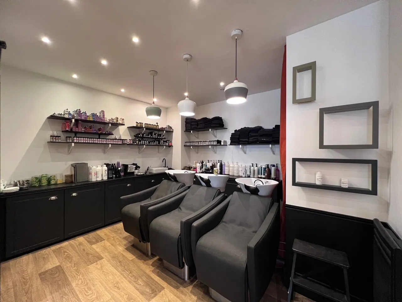 Fonds de commerce salon de coiffure à Rueil-Malmaison proche RER A 