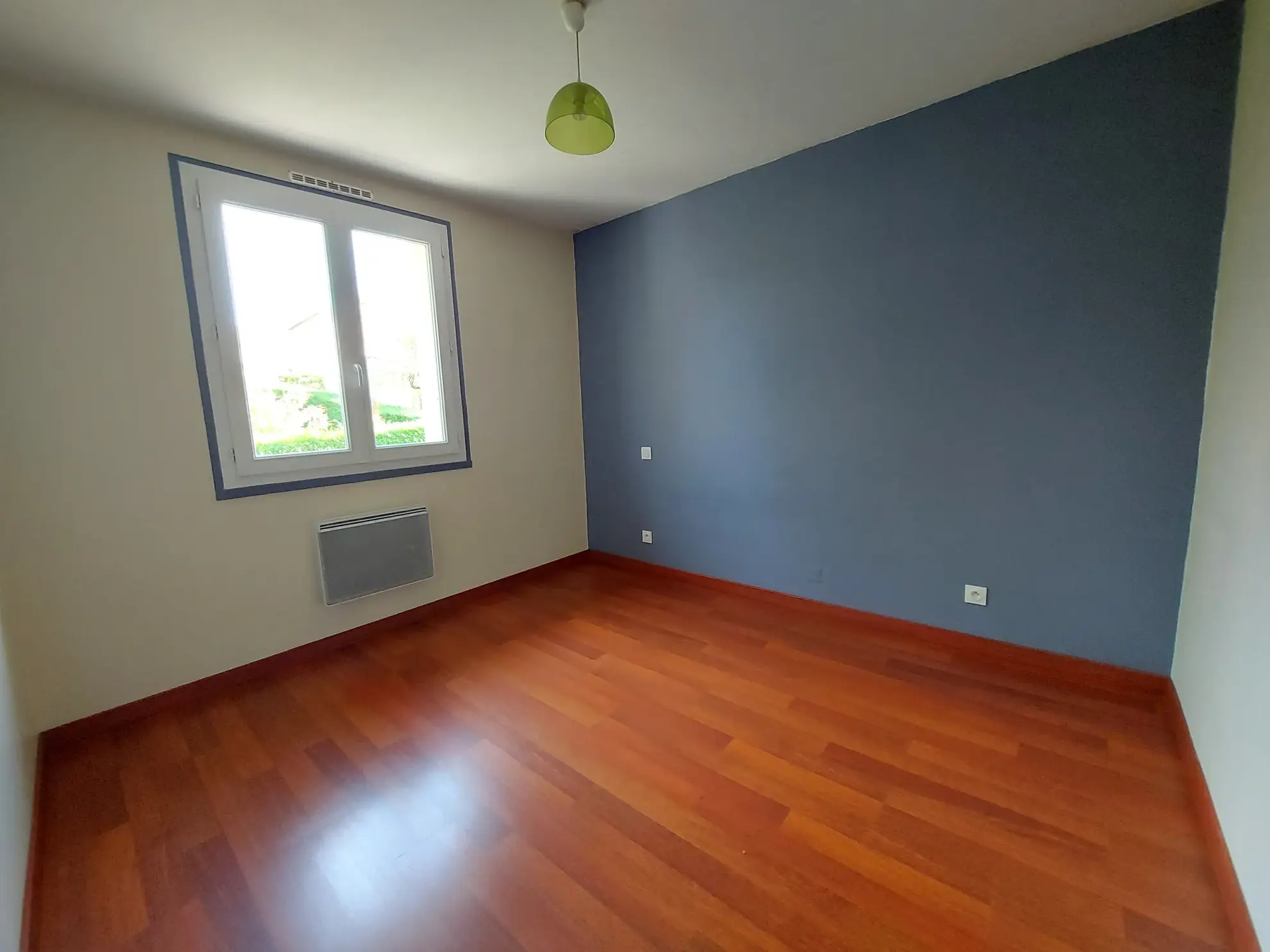 Maison individuelle 4 chambres à Saint-Mamet-la-Salvetat avec jardin et garage 