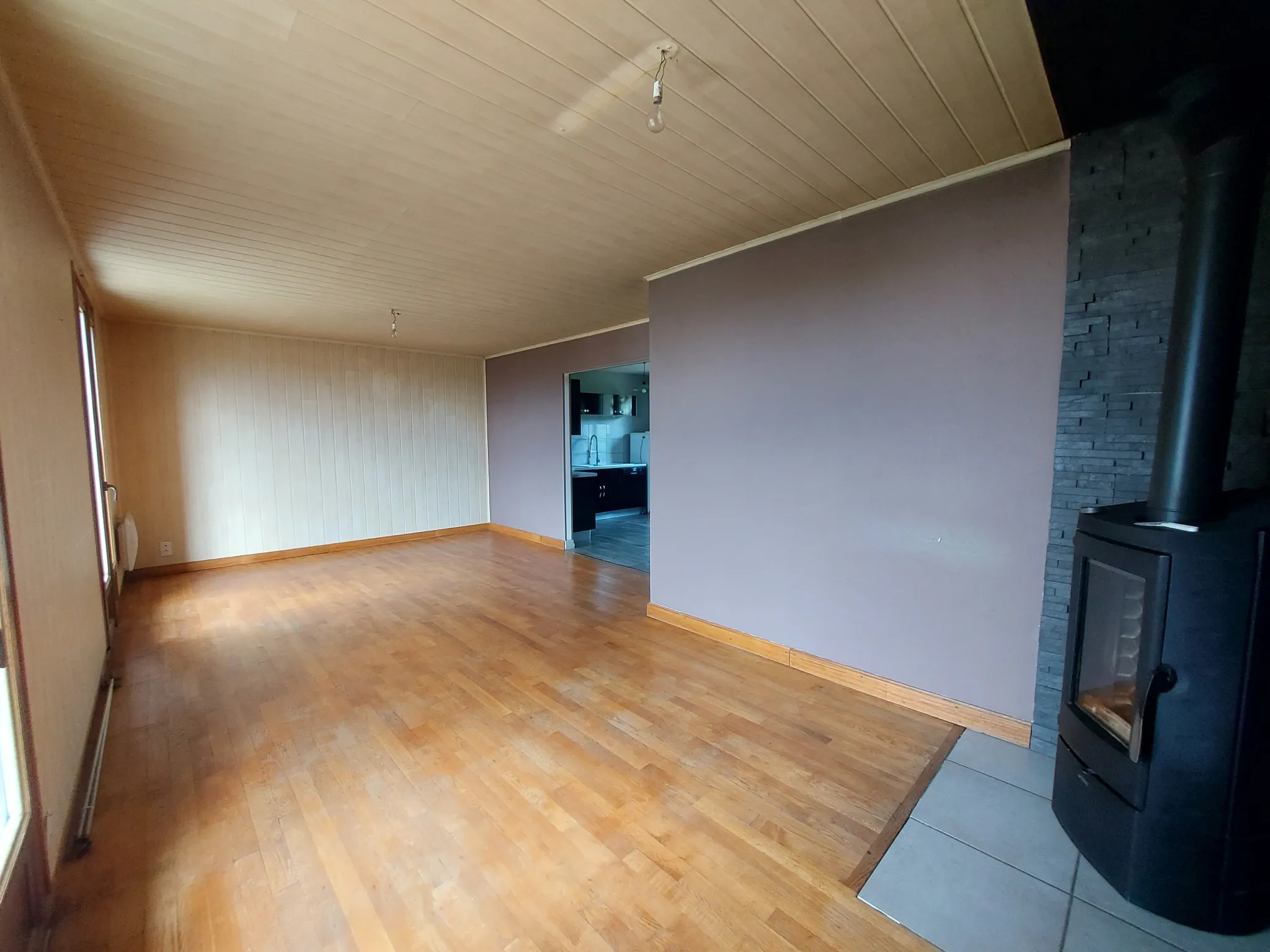 Maison individuelle 4 chambres à Saint-Mamet-la-Salvetat avec jardin et garage 