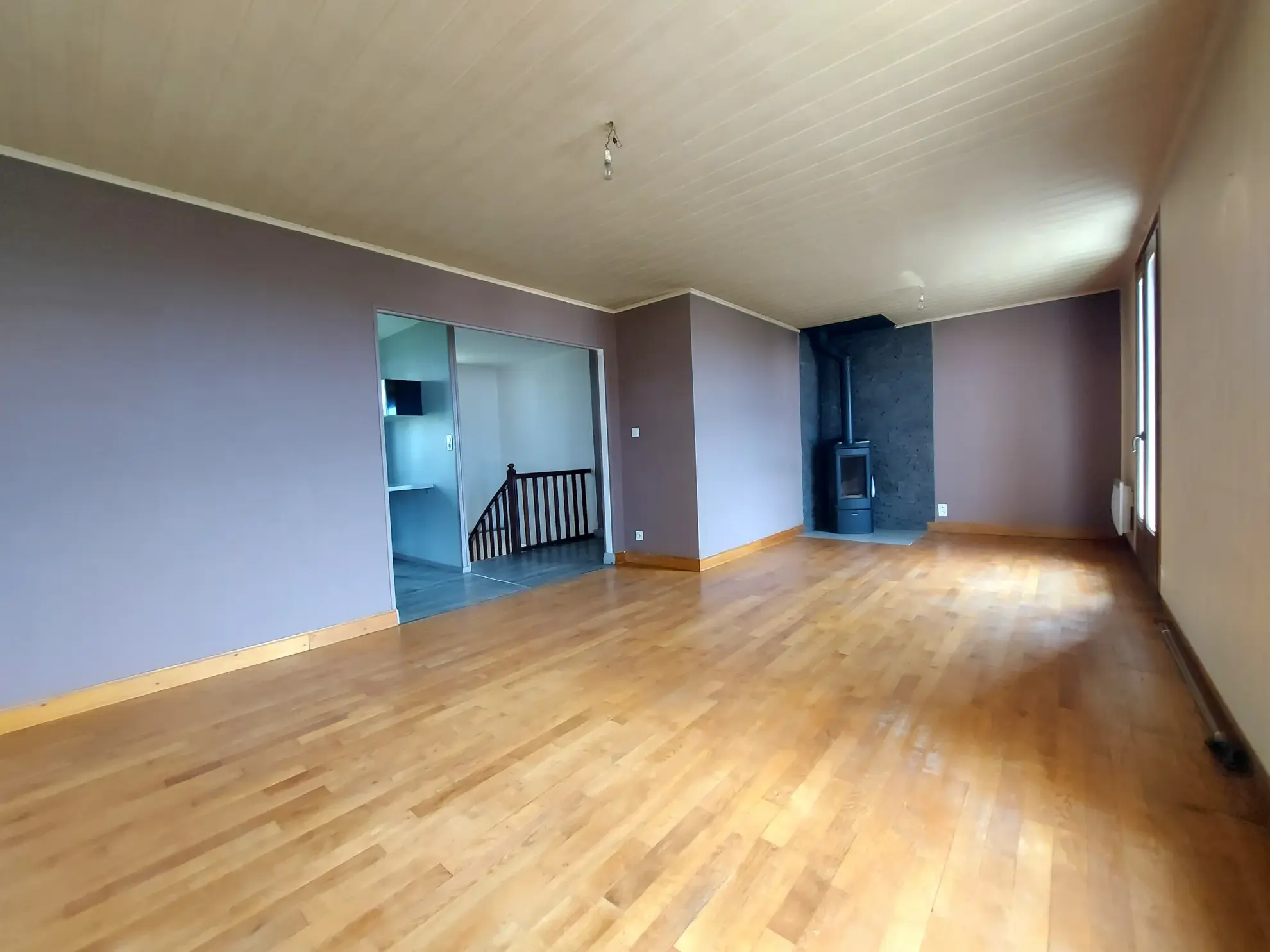 Maison individuelle 4 chambres à Saint-Mamet-la-Salvetat avec jardin et garage 