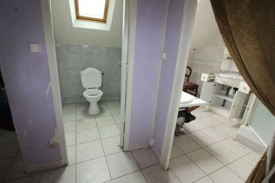 Maison ancienne à rénover à Clamecy avec jardin et accès au bief 