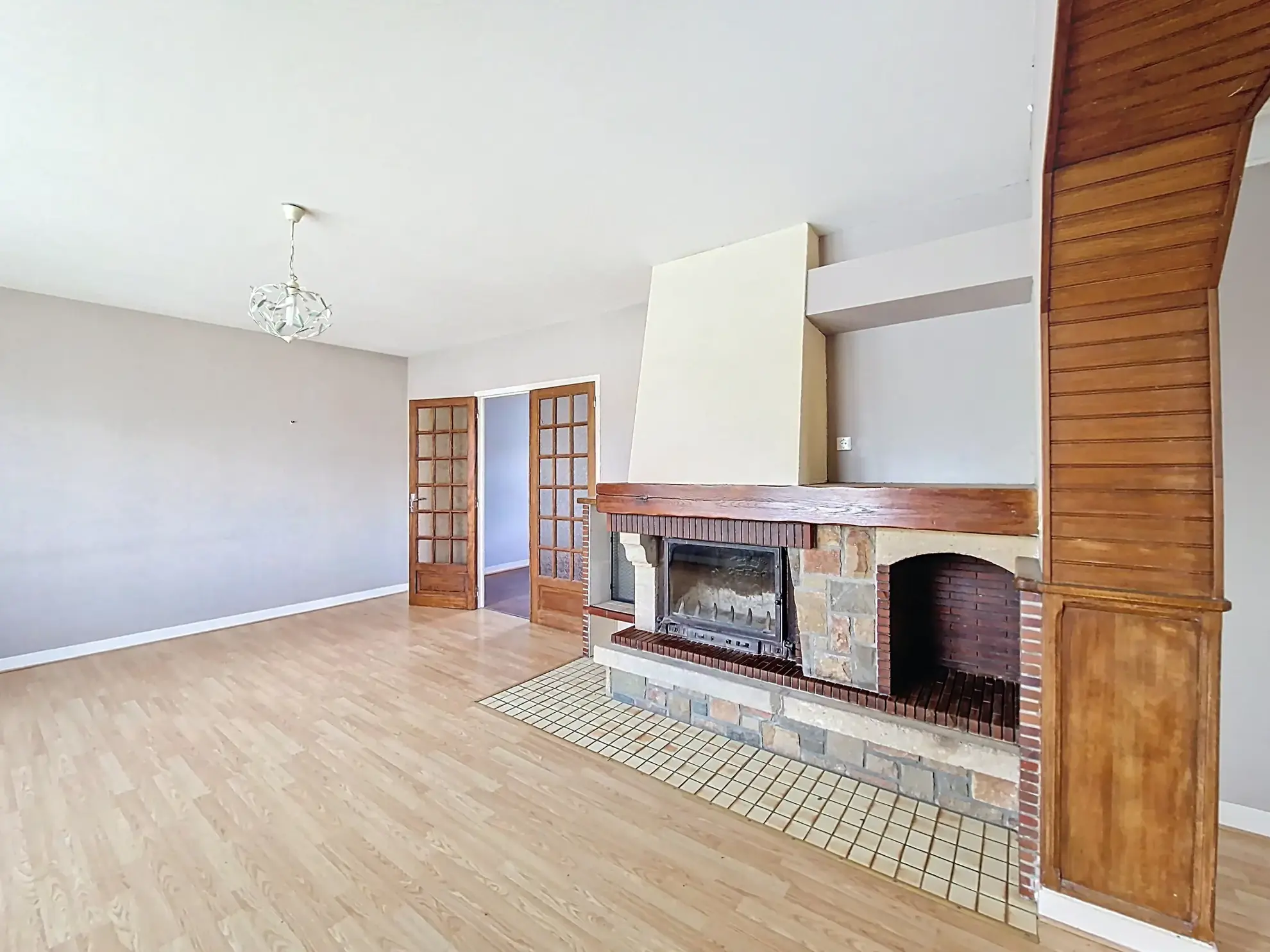 Maison à Saint-Fiel avec studio, grand atelier et terrain de 1000 m² à vendre près de Guéret 