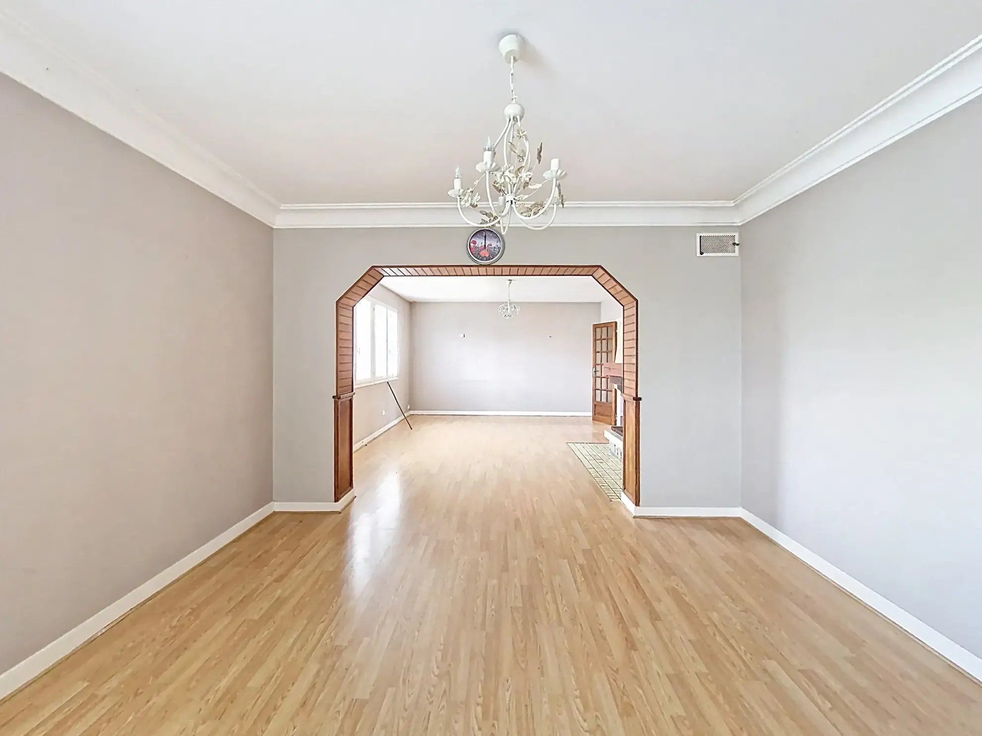 Maison à Saint-Fiel avec studio, grand atelier et terrain de 1000 m² à vendre près de Guéret 