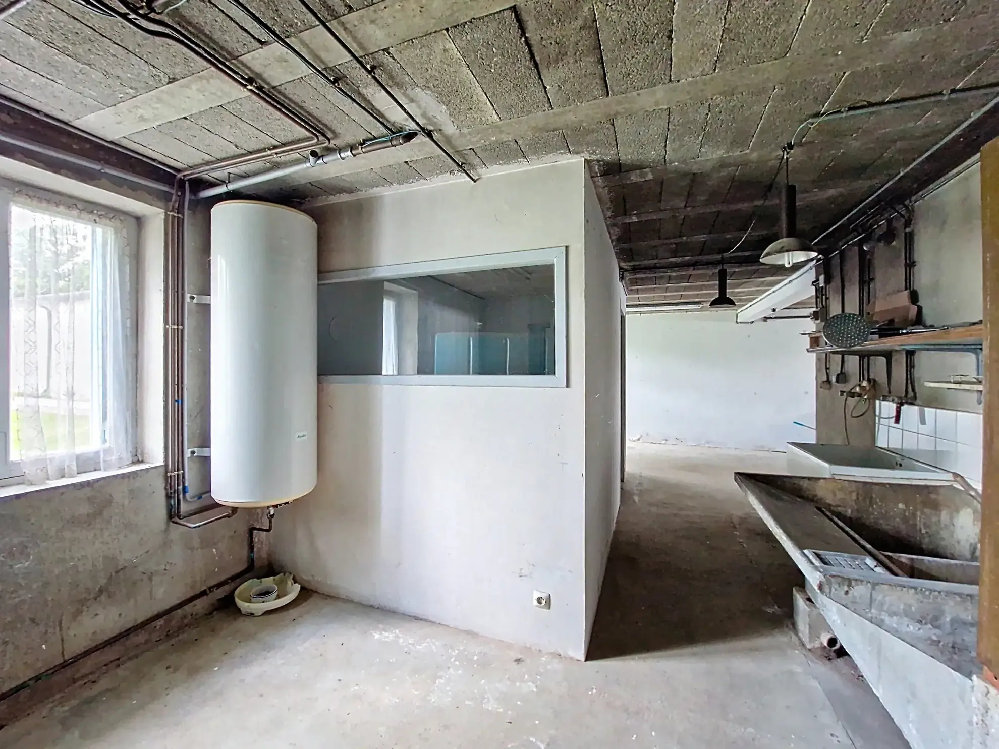 Maison à Saint-Fiel avec studio, grand atelier et terrain de 1000 m² à vendre près de Guéret 