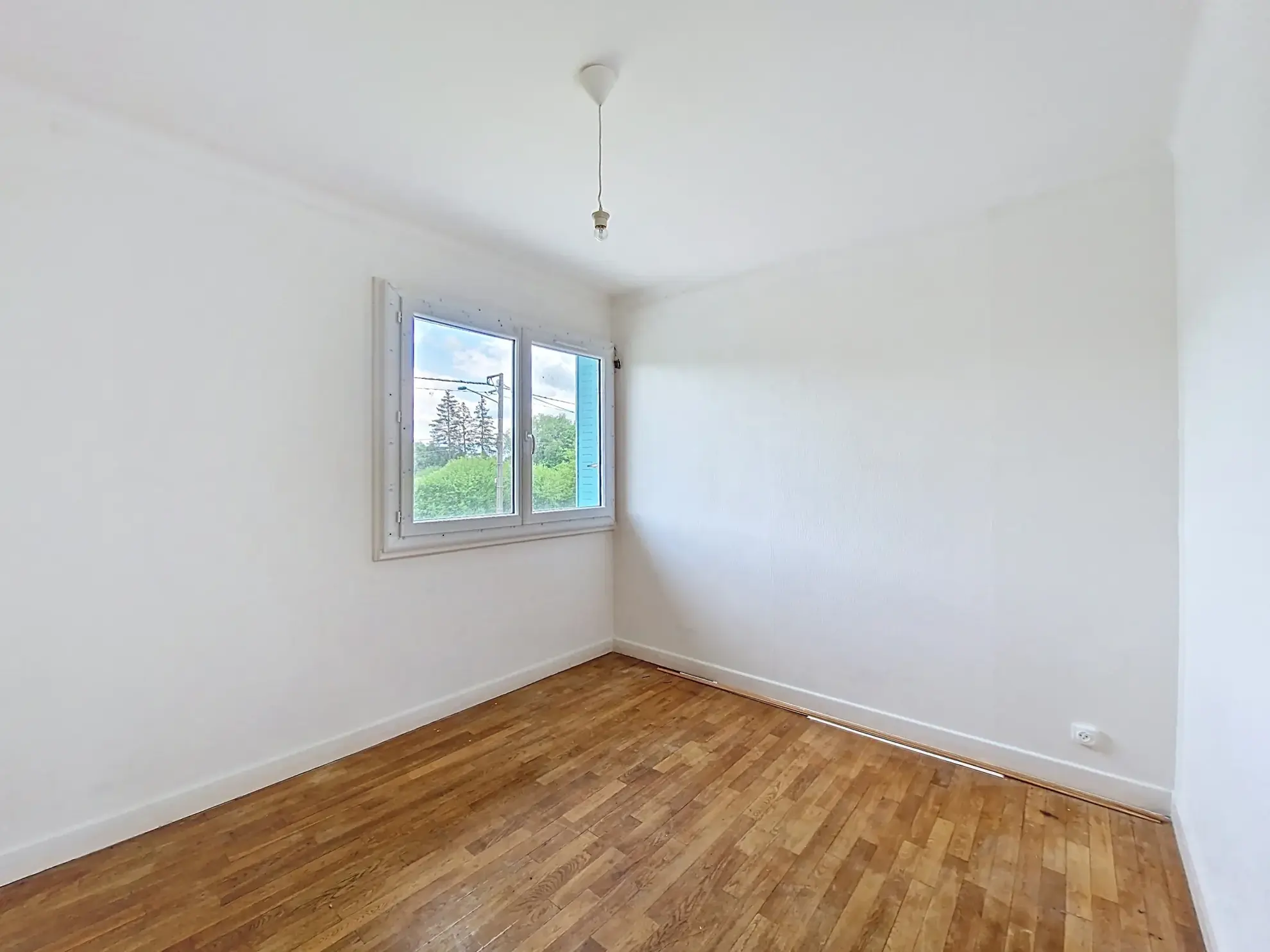 Maison à Saint-Fiel avec studio, grand atelier et terrain de 1000 m² à vendre près de Guéret 