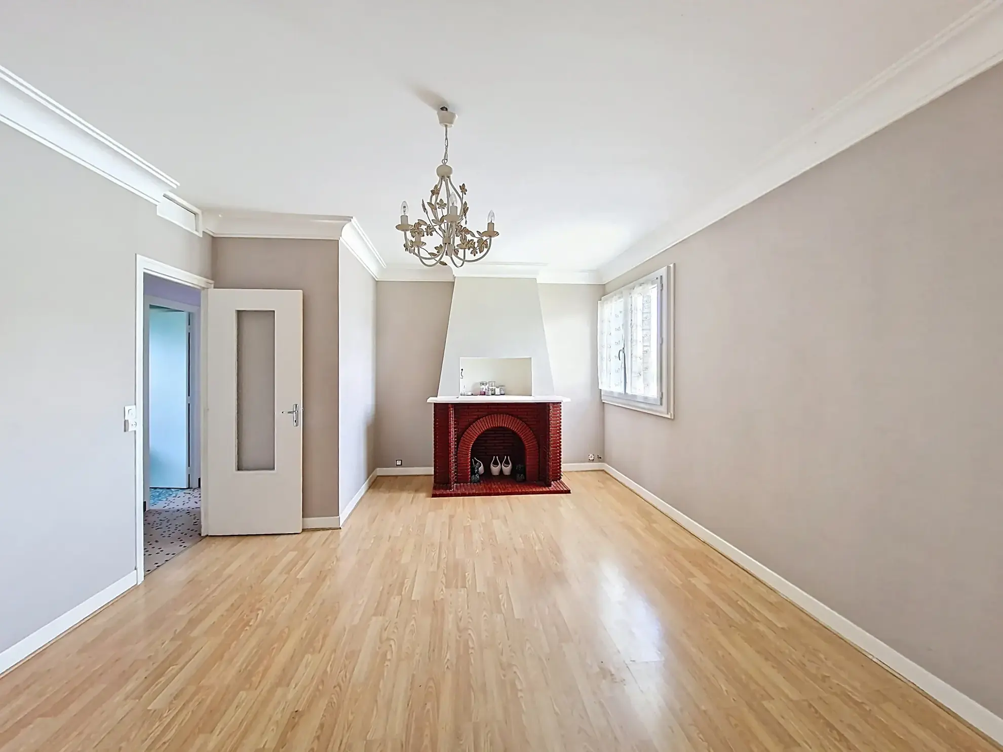 Maison à Saint-Fiel avec studio, grand atelier et terrain de 1000 m² à vendre près de Guéret 