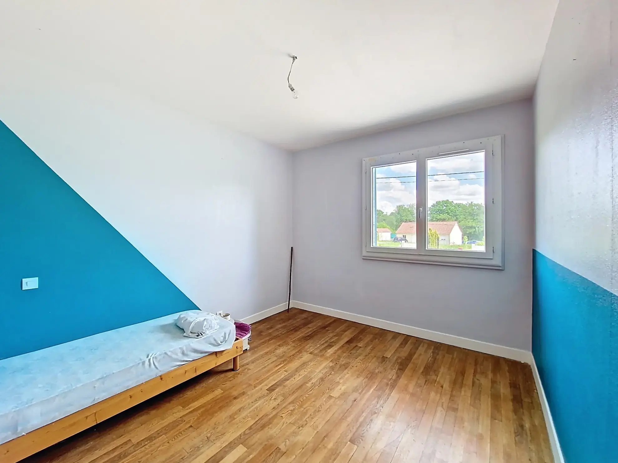 Maison à Saint-Fiel avec studio, grand atelier et terrain de 1000 m² à vendre près de Guéret 