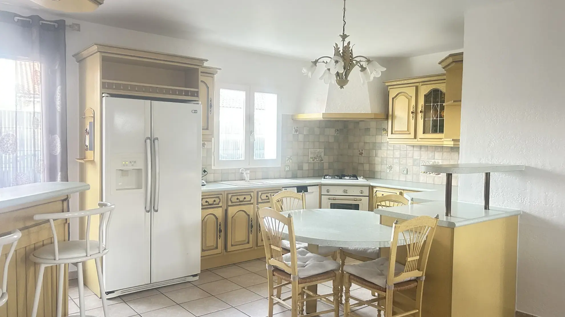 Joli pavillon à Chappes avec piscine, studio et garage proche Riom 