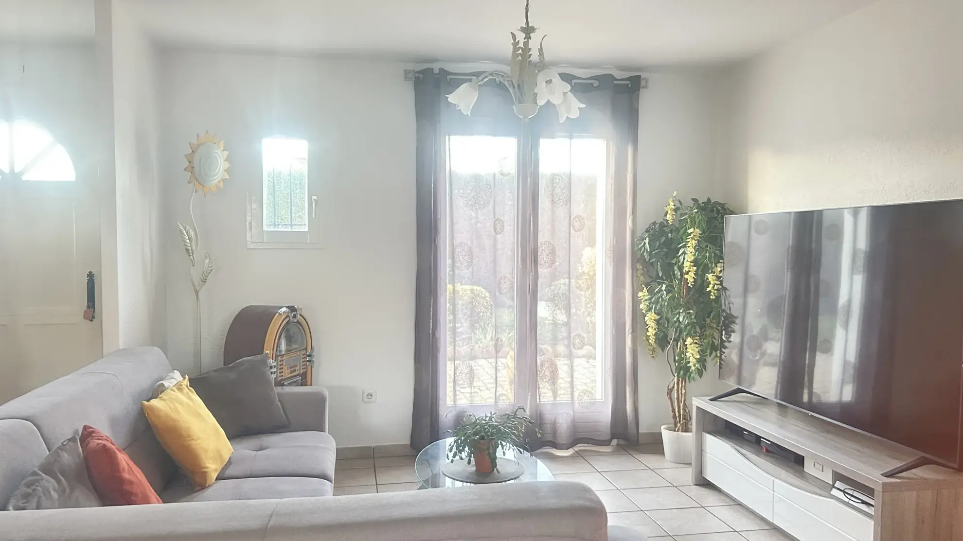 Joli pavillon à Chappes avec piscine, studio et garage proche Riom 