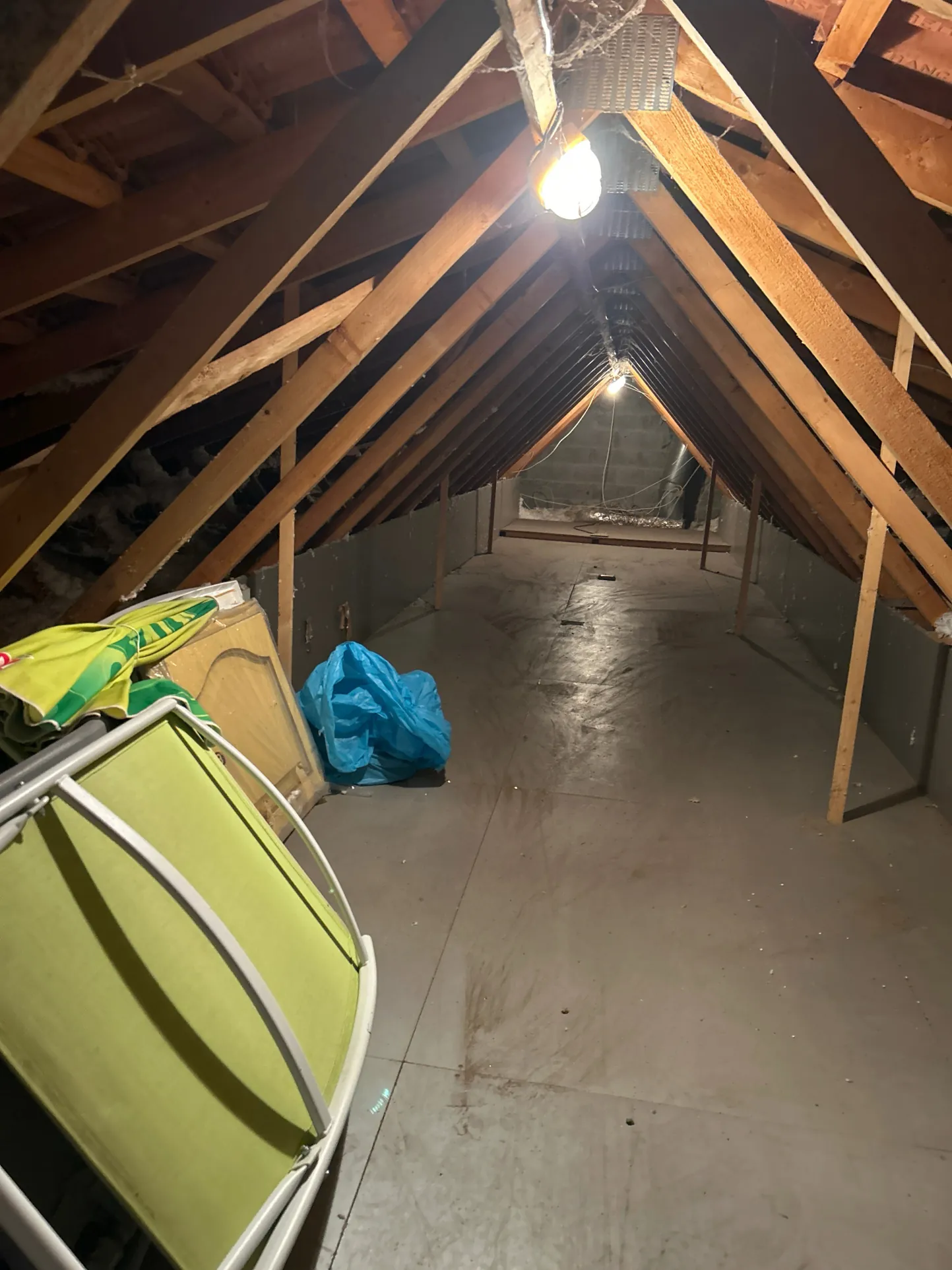 Joli pavillon à Chappes avec piscine, studio et garage proche Riom 