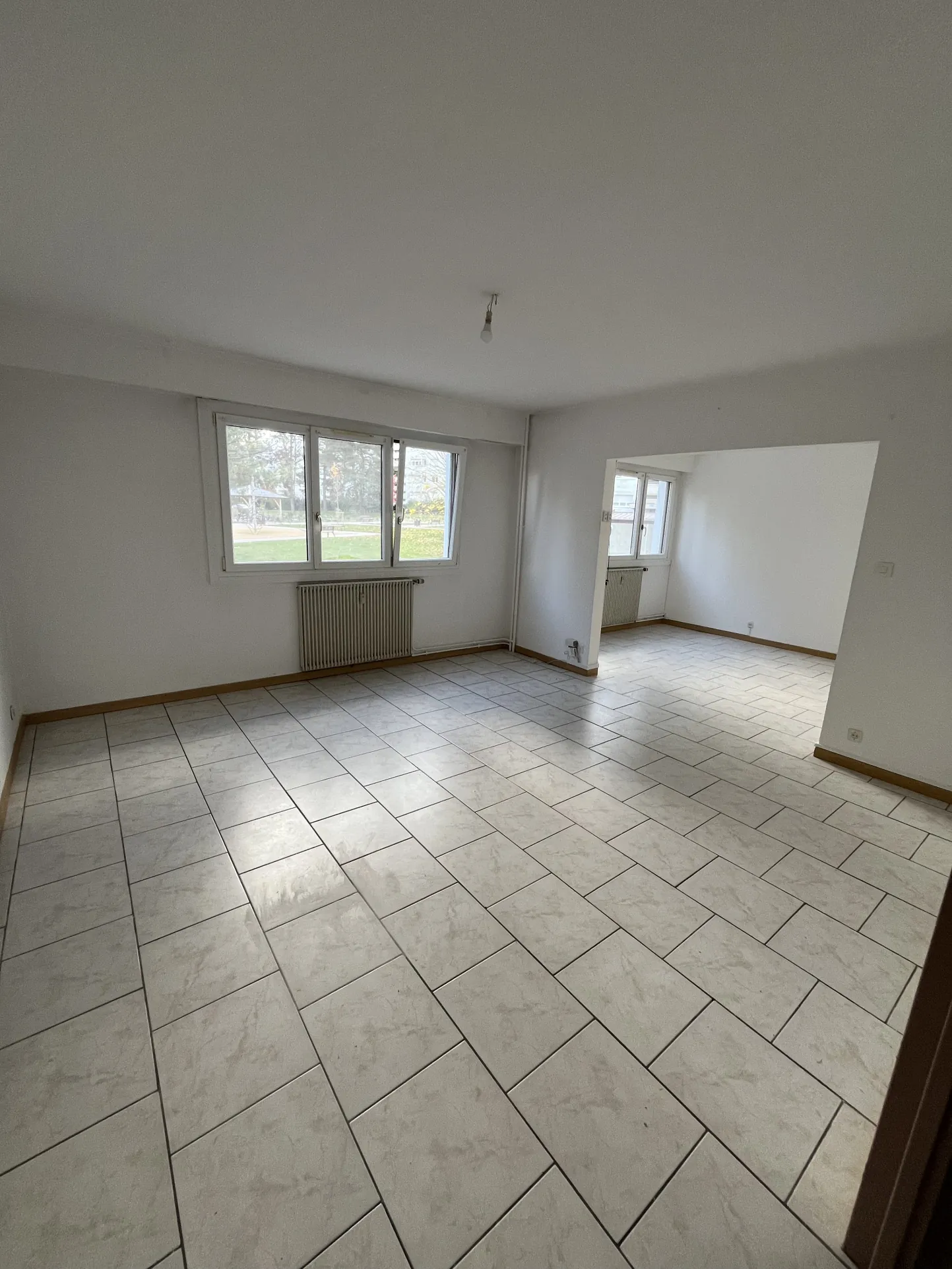 Appartement à rénover de 91,43 m² à Golbey, secteur recherché