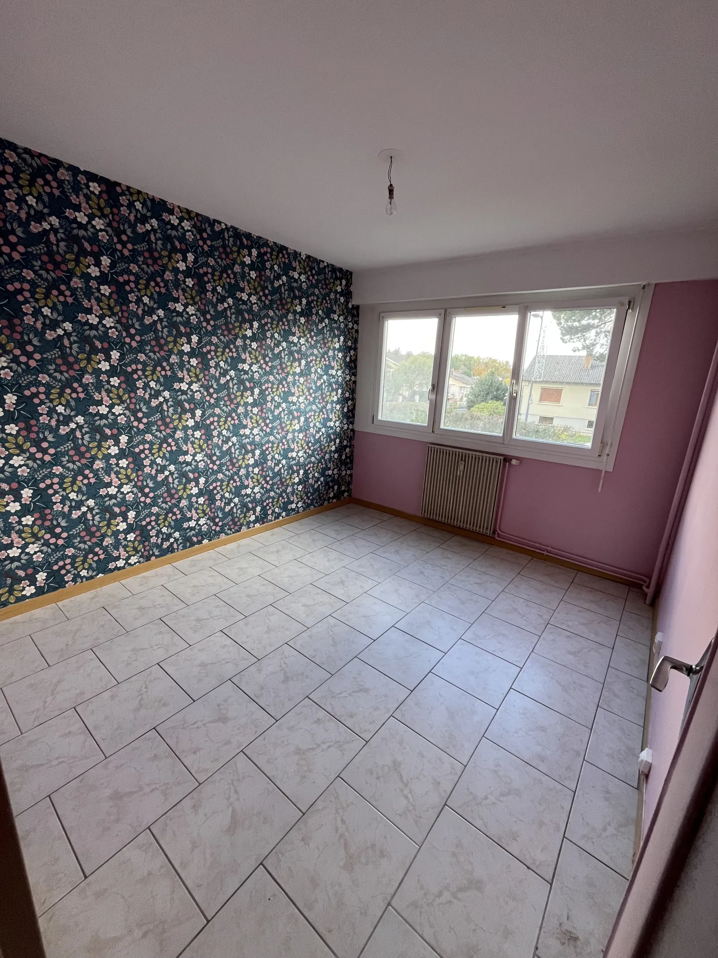 Appartement à rénover de 91,43 m² à Golbey, secteur recherché 