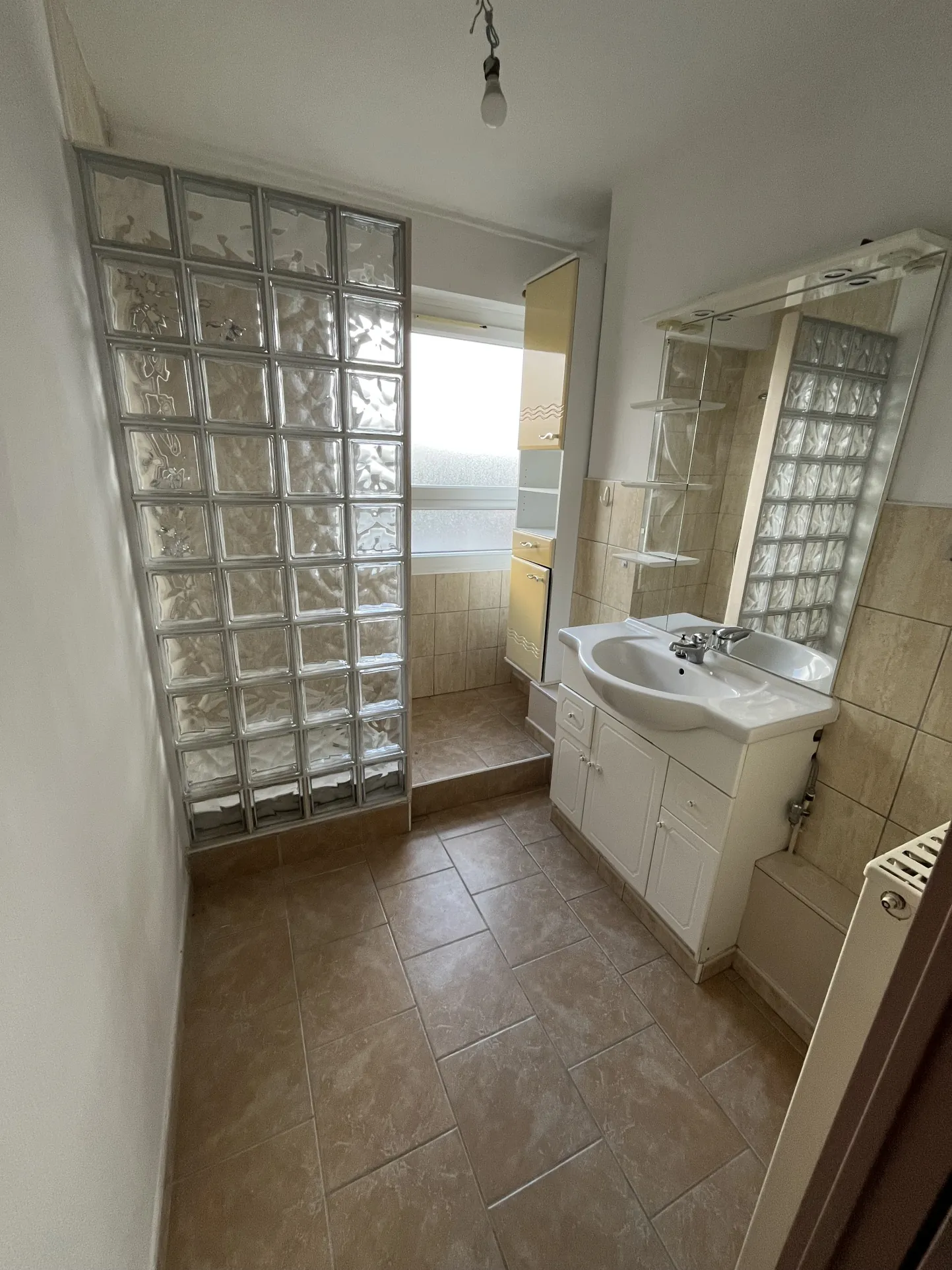 Appartement à rénover de 91,43 m² à Golbey, secteur recherché 