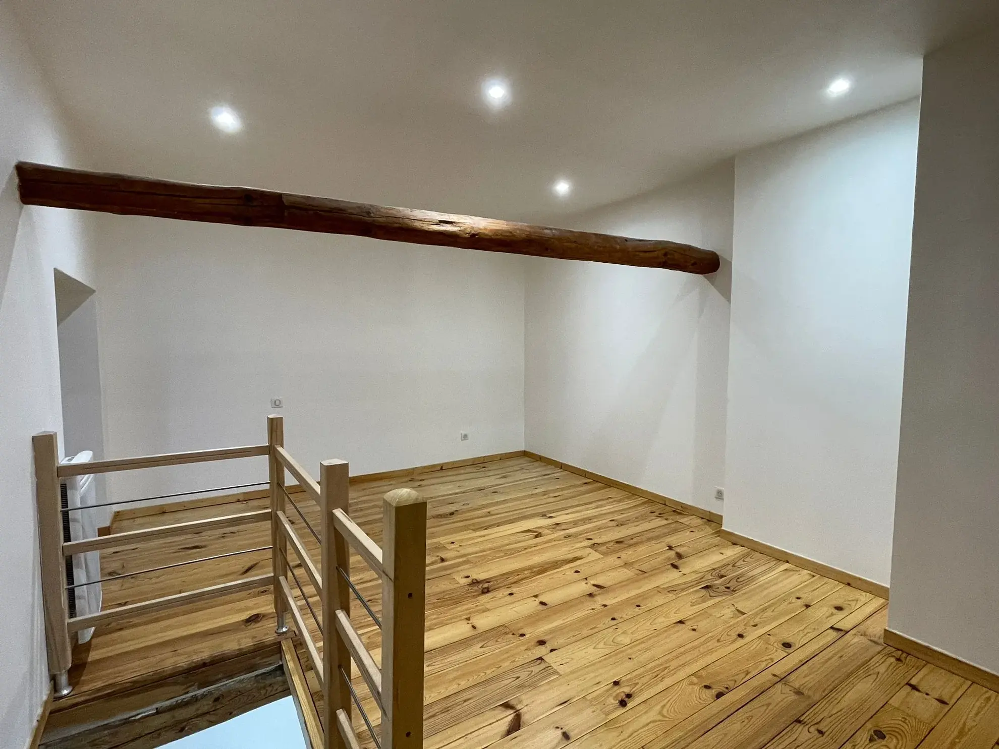 Maison de village rénovée de 67 m² à Villemoustaussou, investissement idéal 