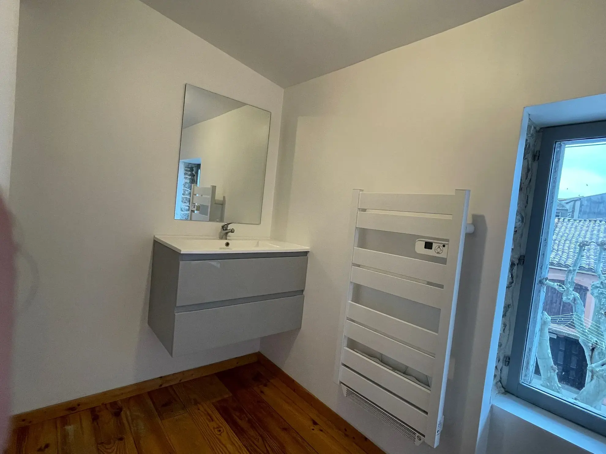 Maison de village rénovée de 67 m² à Villemoustaussou, investissement idéal 