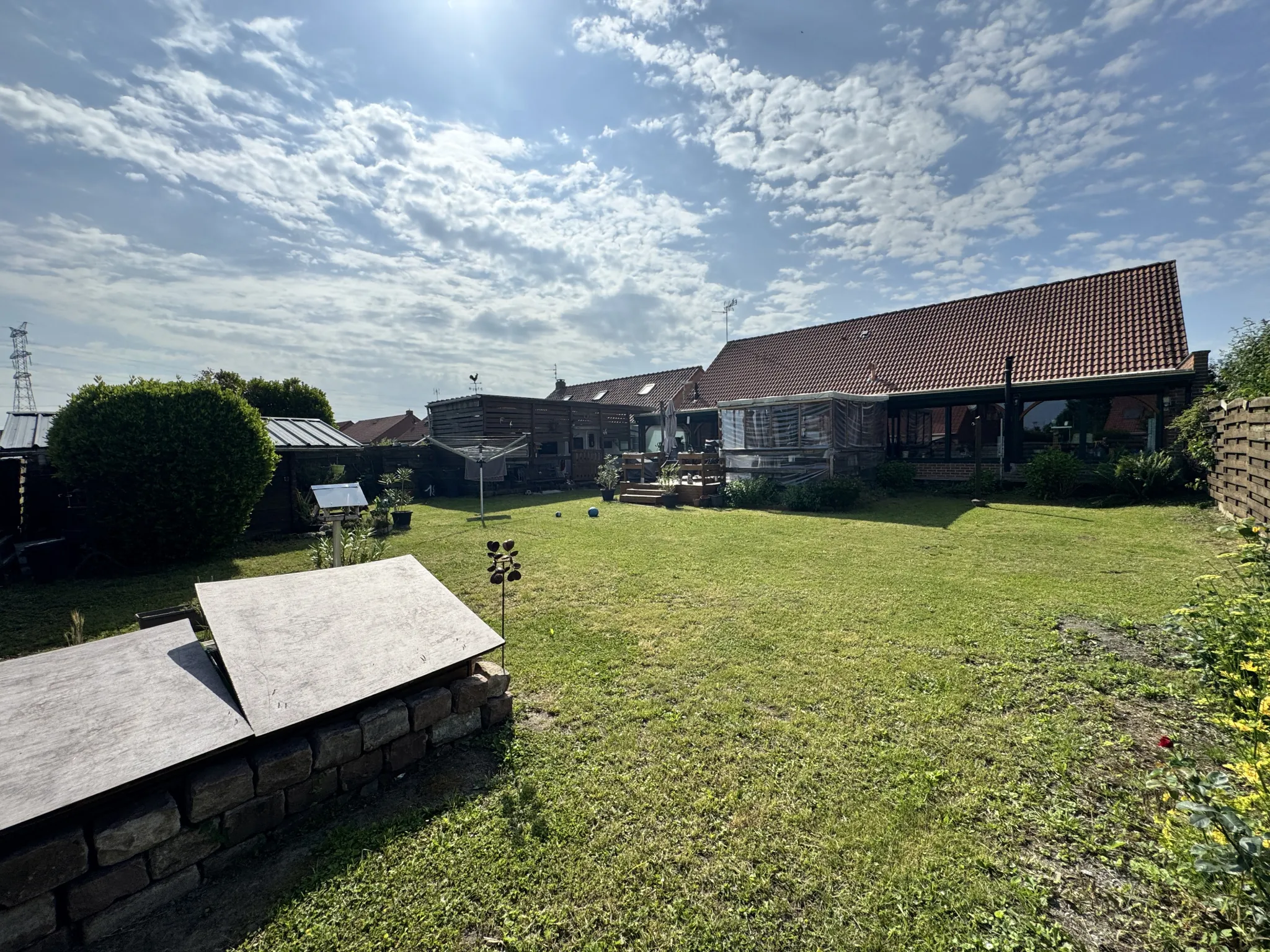 Maison de plain-pied à Aniche de 164 m² avec garage et véranda confortable