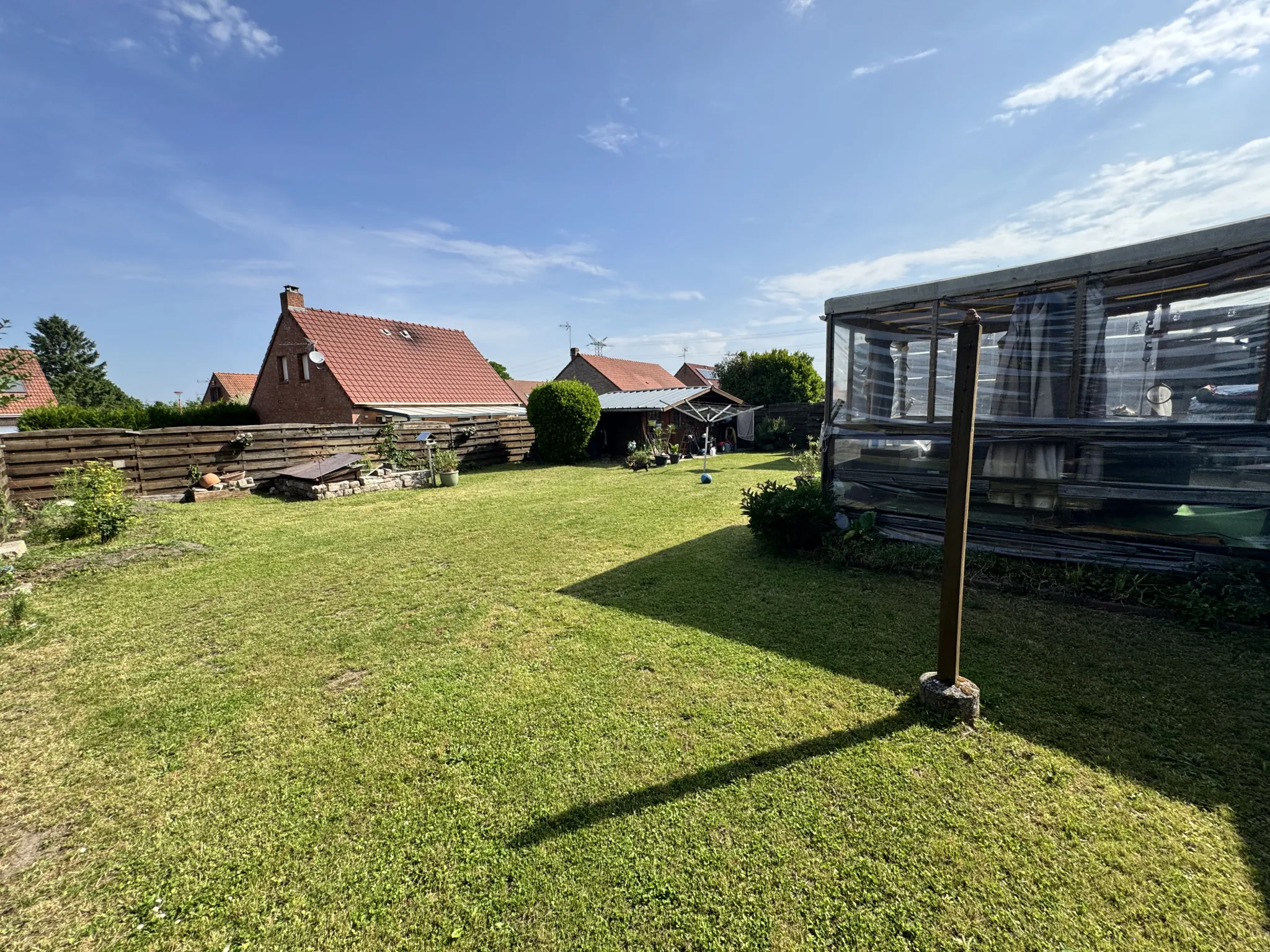 Maison de plain-pied à Aniche de 164 m² avec garage et véranda confortable 
