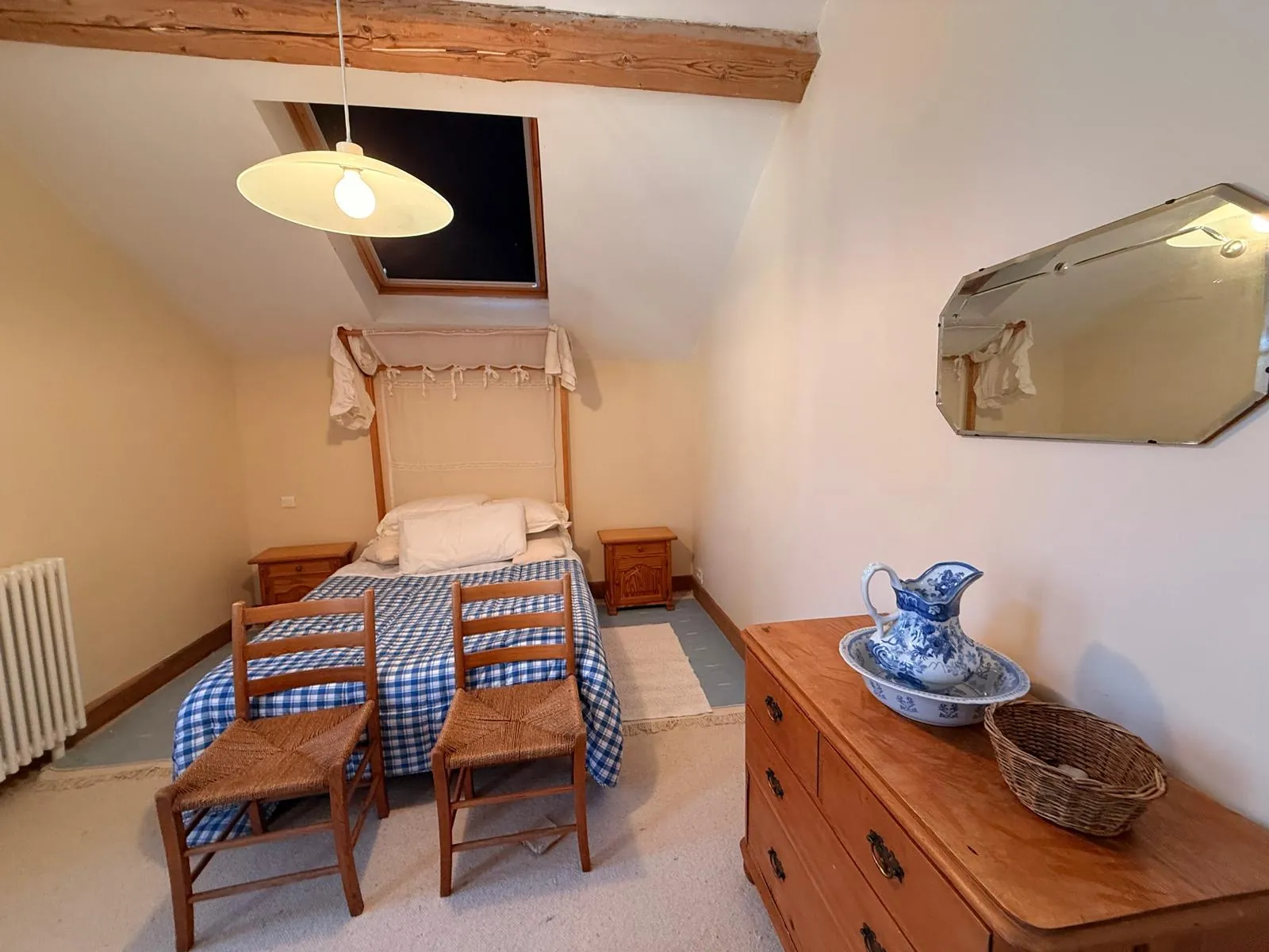 Maison mitoyenne avec piscine à Perreux – 128 m2 dans cadre paisible 