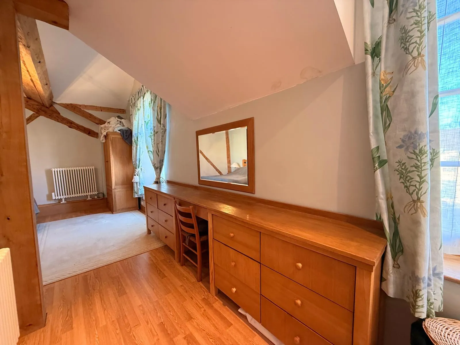 Maison mitoyenne avec piscine à Perreux – 128 m2 dans cadre paisible 