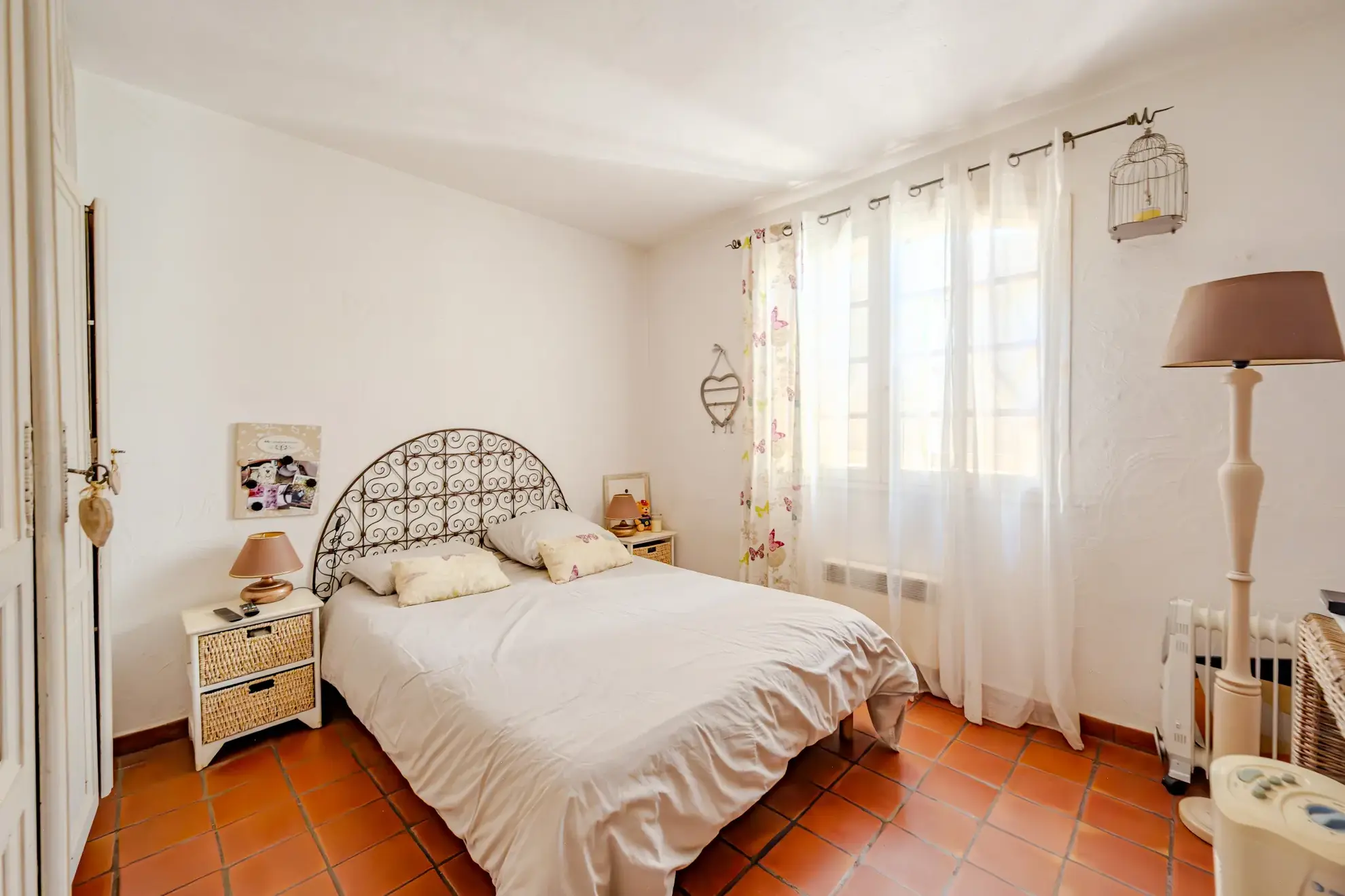 Maison familiale de 180 m² avec piscine, terrasse et accès rivière au Revest-les-Eaux 