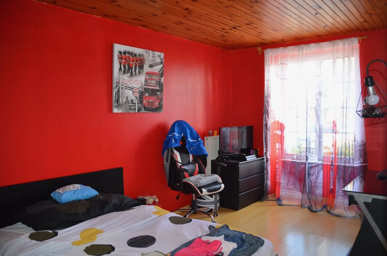 Très belle maison en pierre rénovée de 260 m² avec dépendances et grand jardin en Vendée 