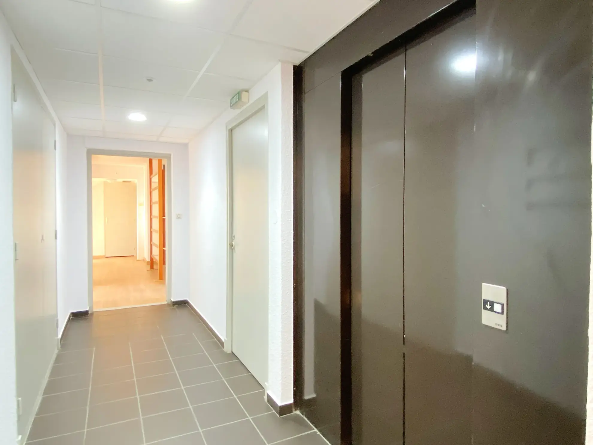 Ensemble de bureaux lumineux de 210 m² à vendre à Perpignan 