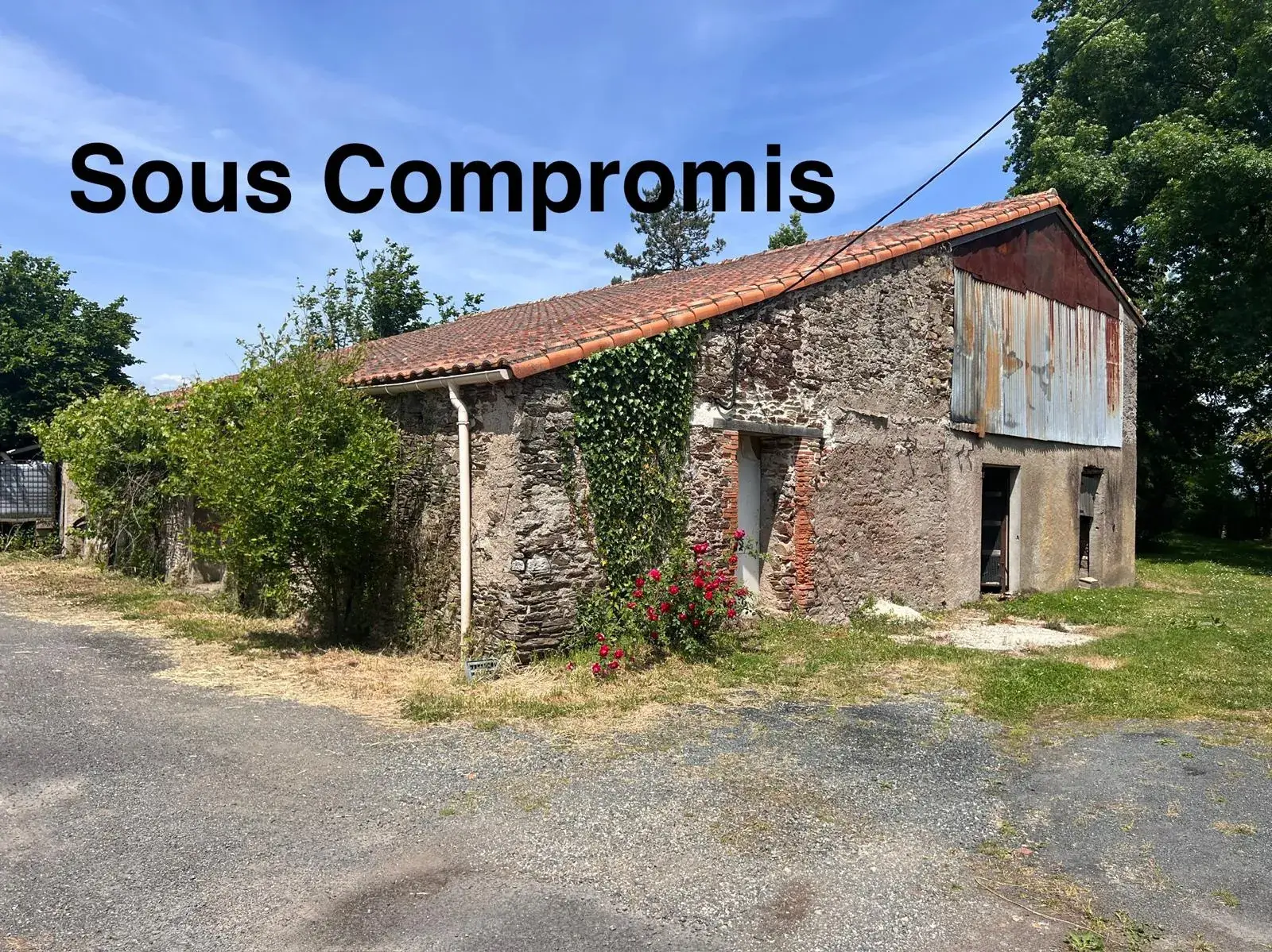 Grande grange à rénover de 180 m² à La Haie-Fouassière proche commodités