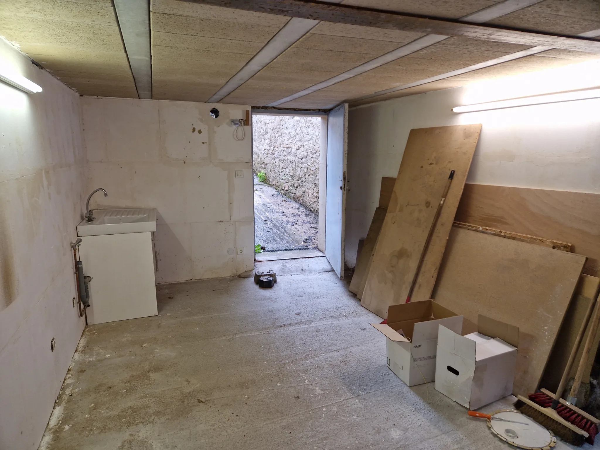 Vente maison spacieuse avec piscine et terrasse à Autun (71400) 